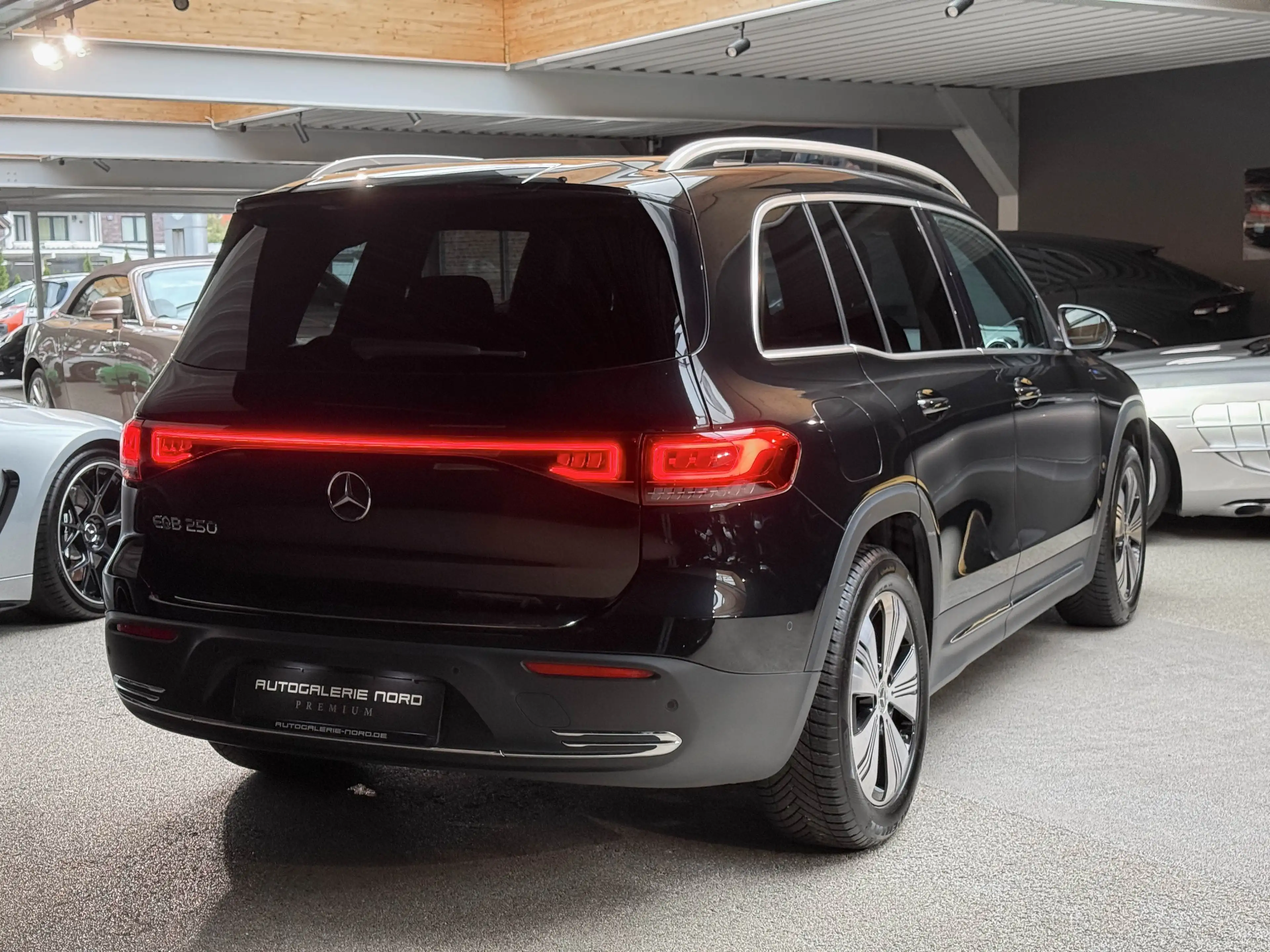 Mercedes-Benz EQB 250 Memory+RFK+360°+ACC — photo 7