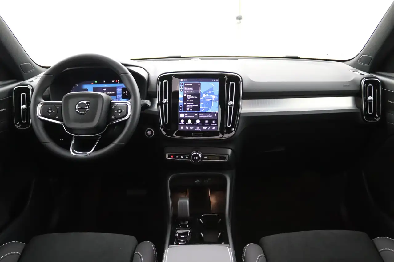 Volvo XC40 2026