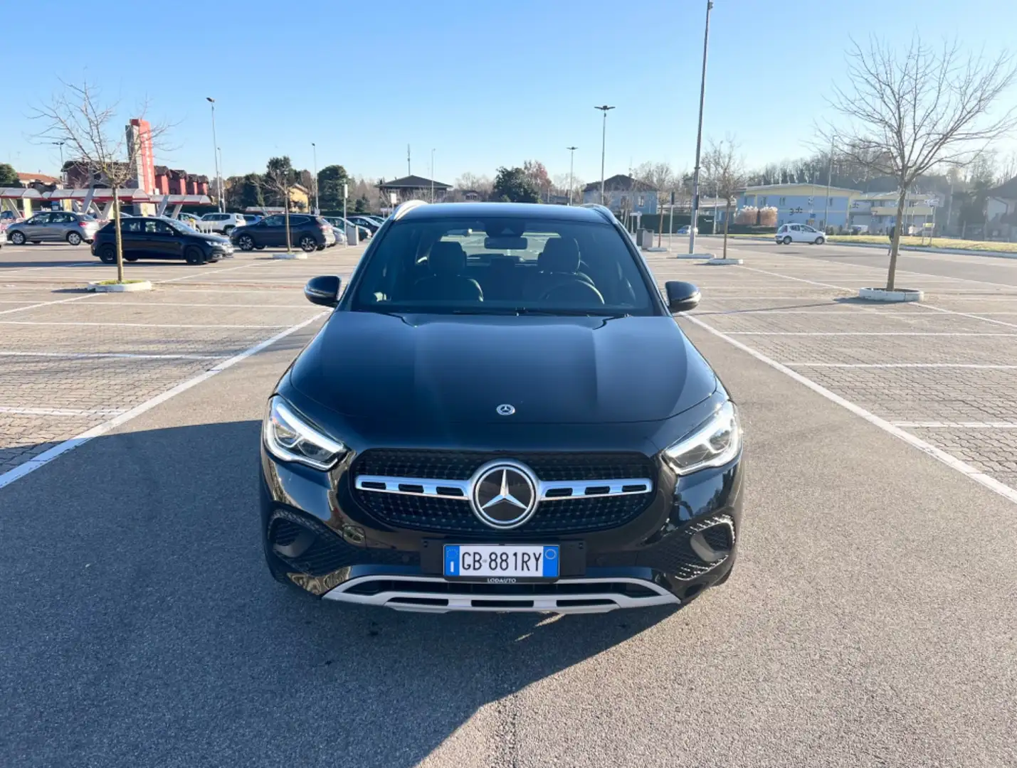Mercedes-Benz GLA 180 GLA 180 d Automatik*Navi*Pelle*Camera*Euro 6 Černá - 2