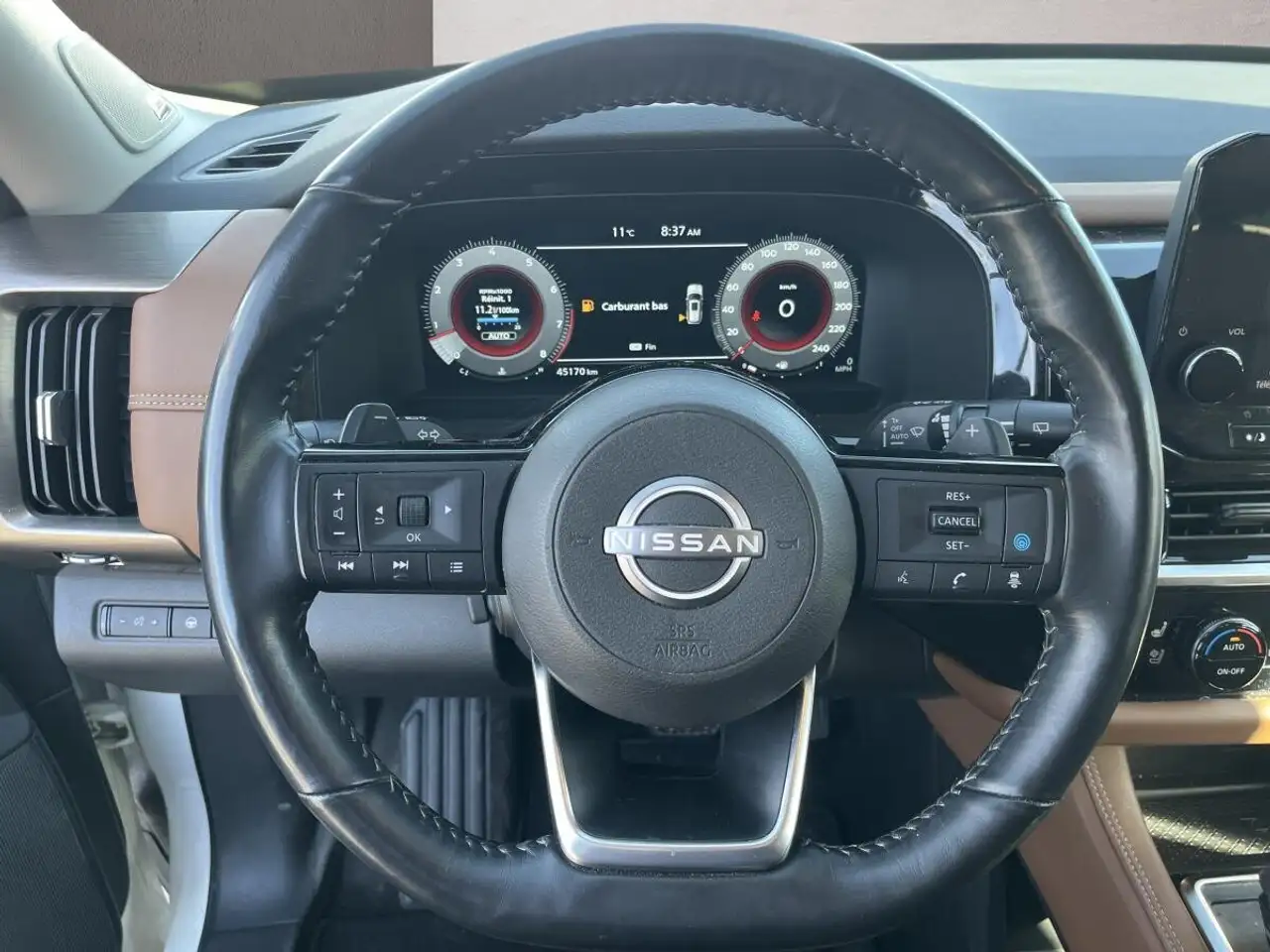 Nissan Pathfinder снимка Nissan Pathfinder