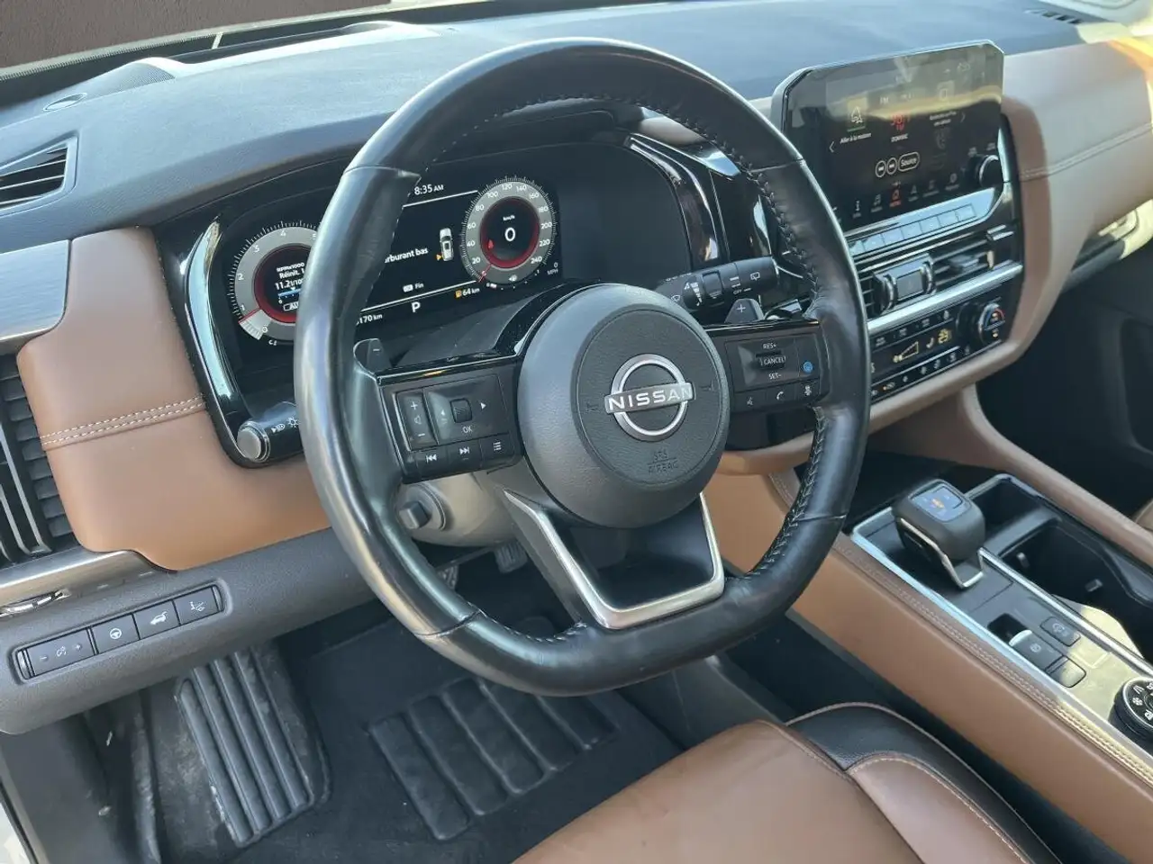 Nissan Pathfinder снимка Nissan Pathfinder