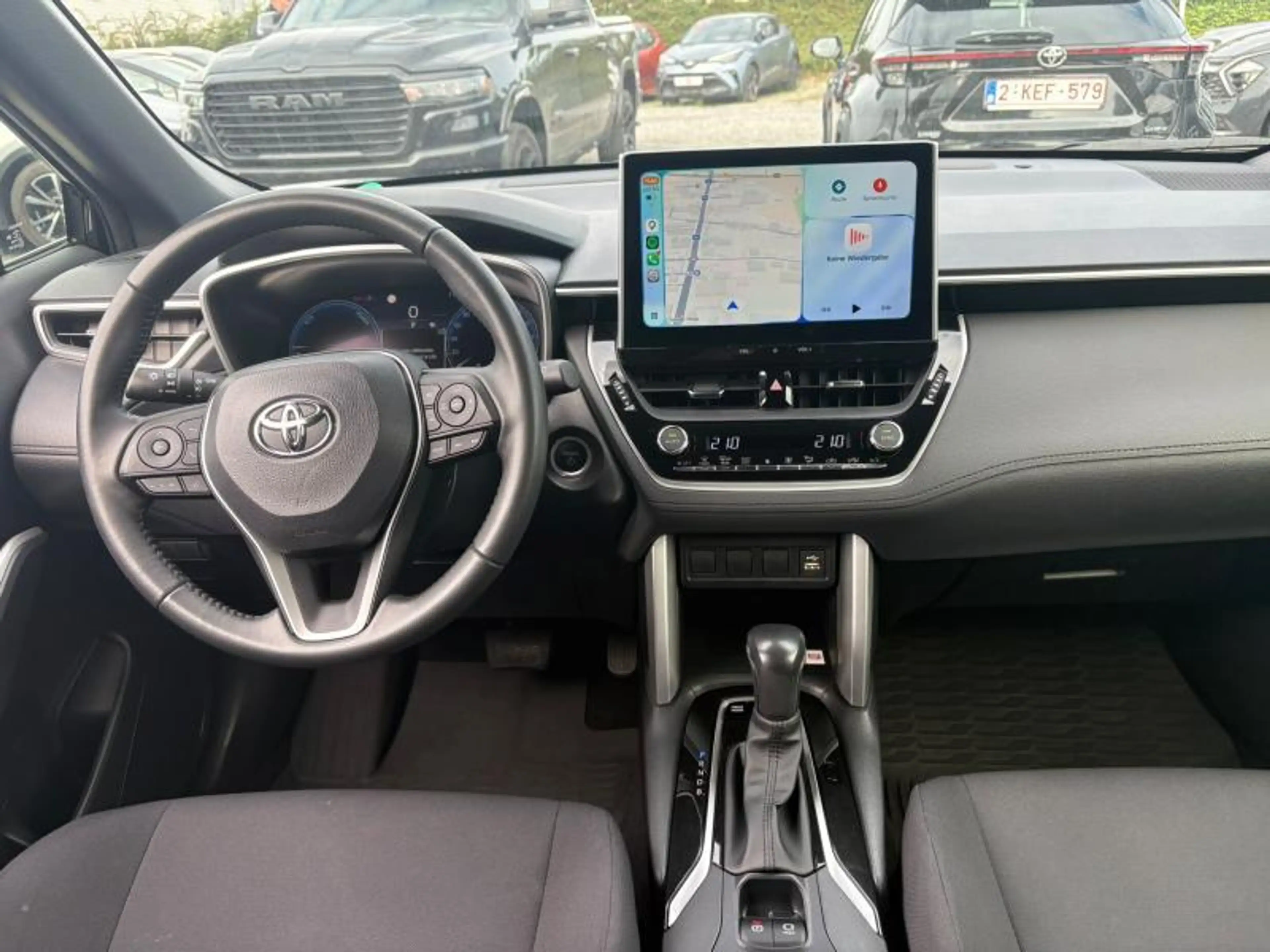 Toyota Corolla Cross Style — photo 12