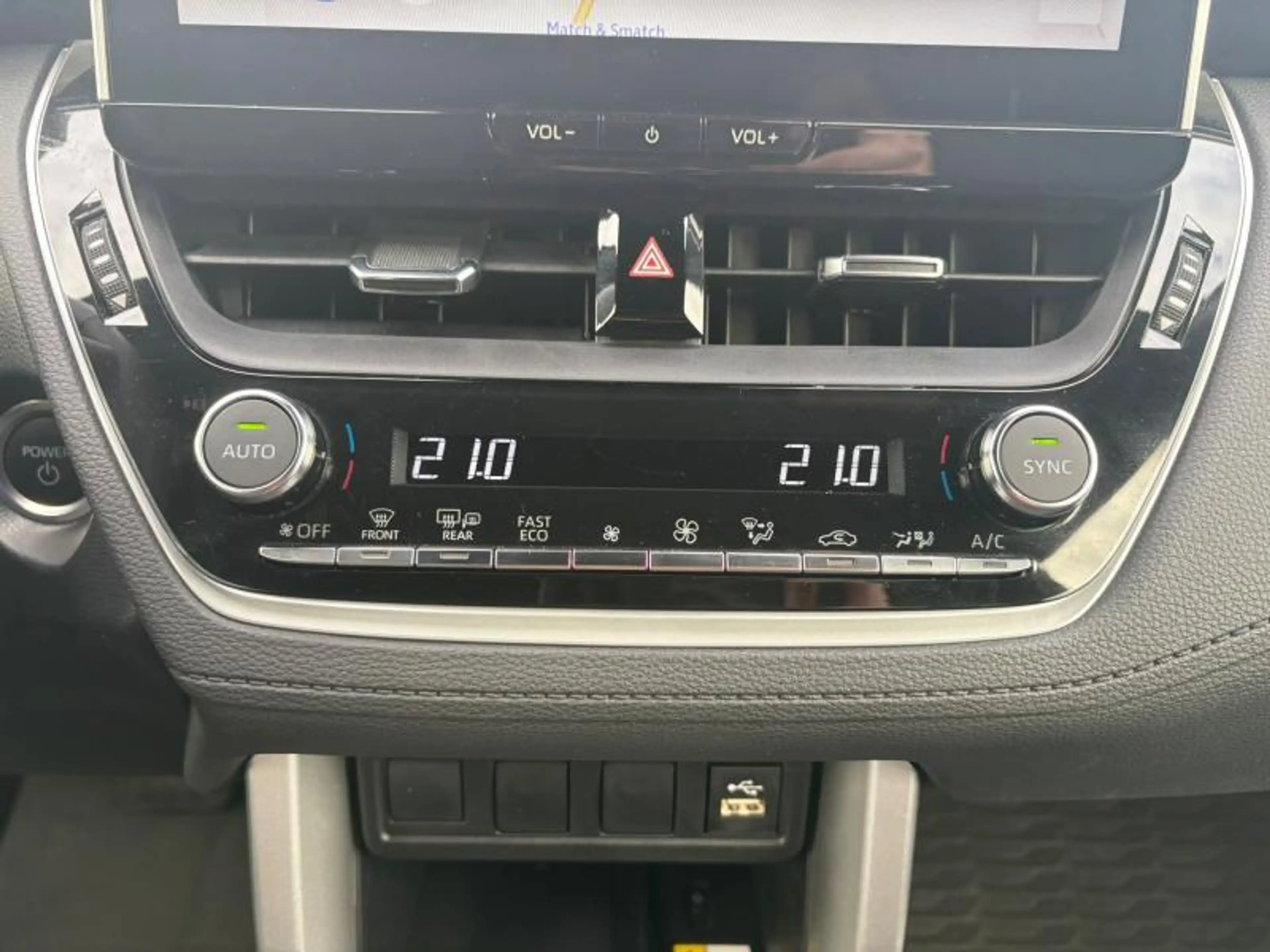 Toyota Corolla Cross Style — photo 7