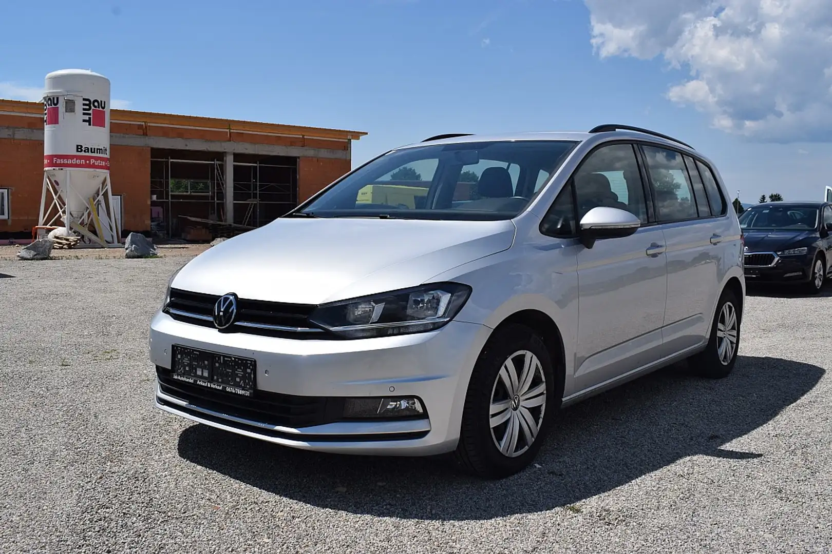 Volkswagen Touran 2,0 SCR TDI DSG Grau - 2