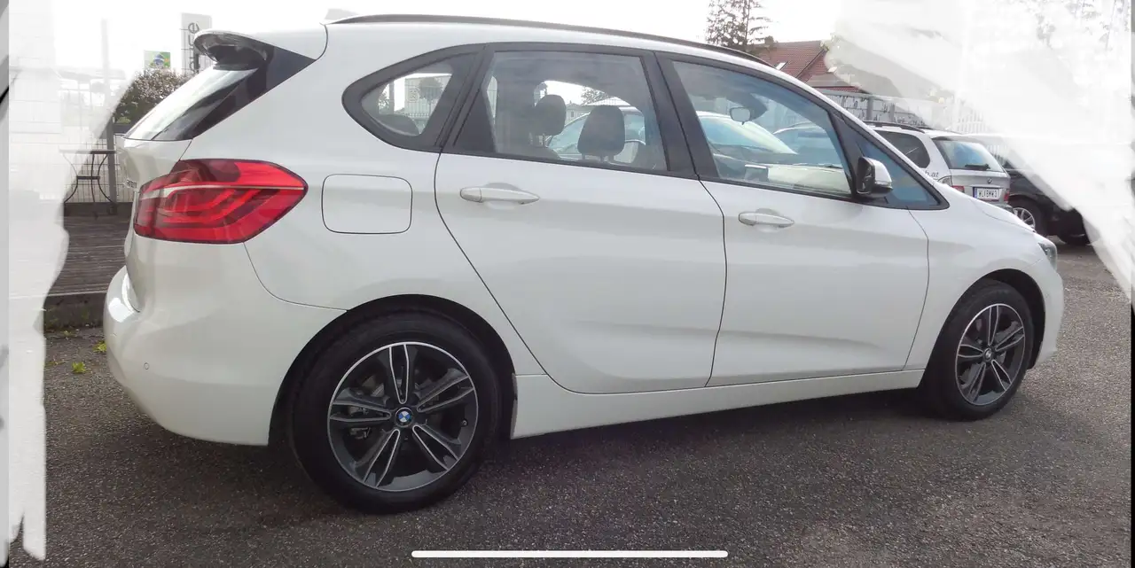 BMW 218