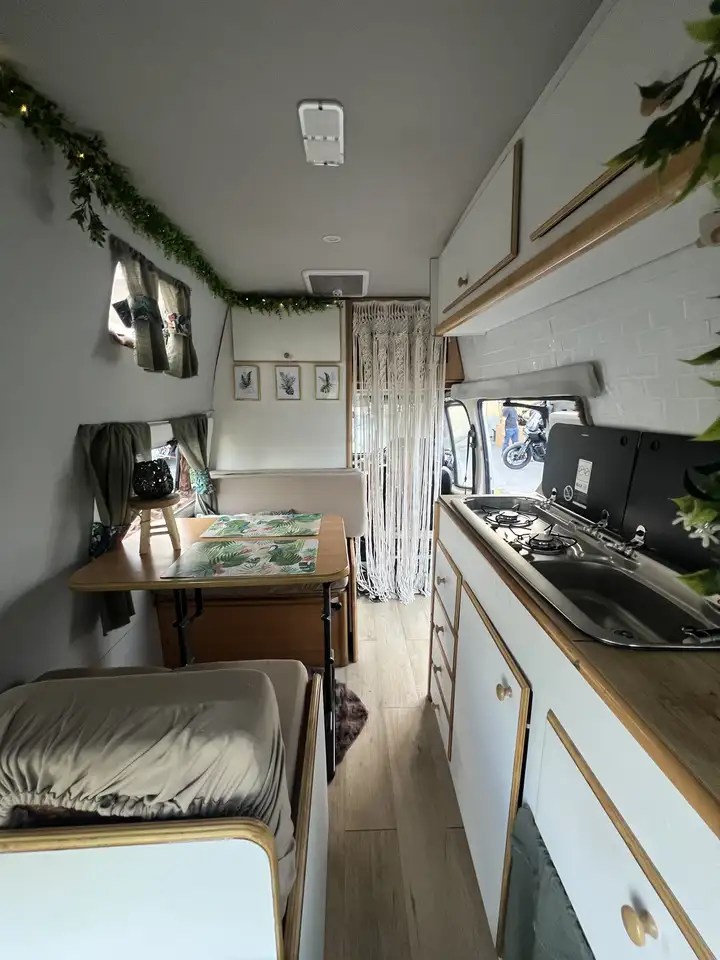 Ford Transit Camper Van, foto 2
