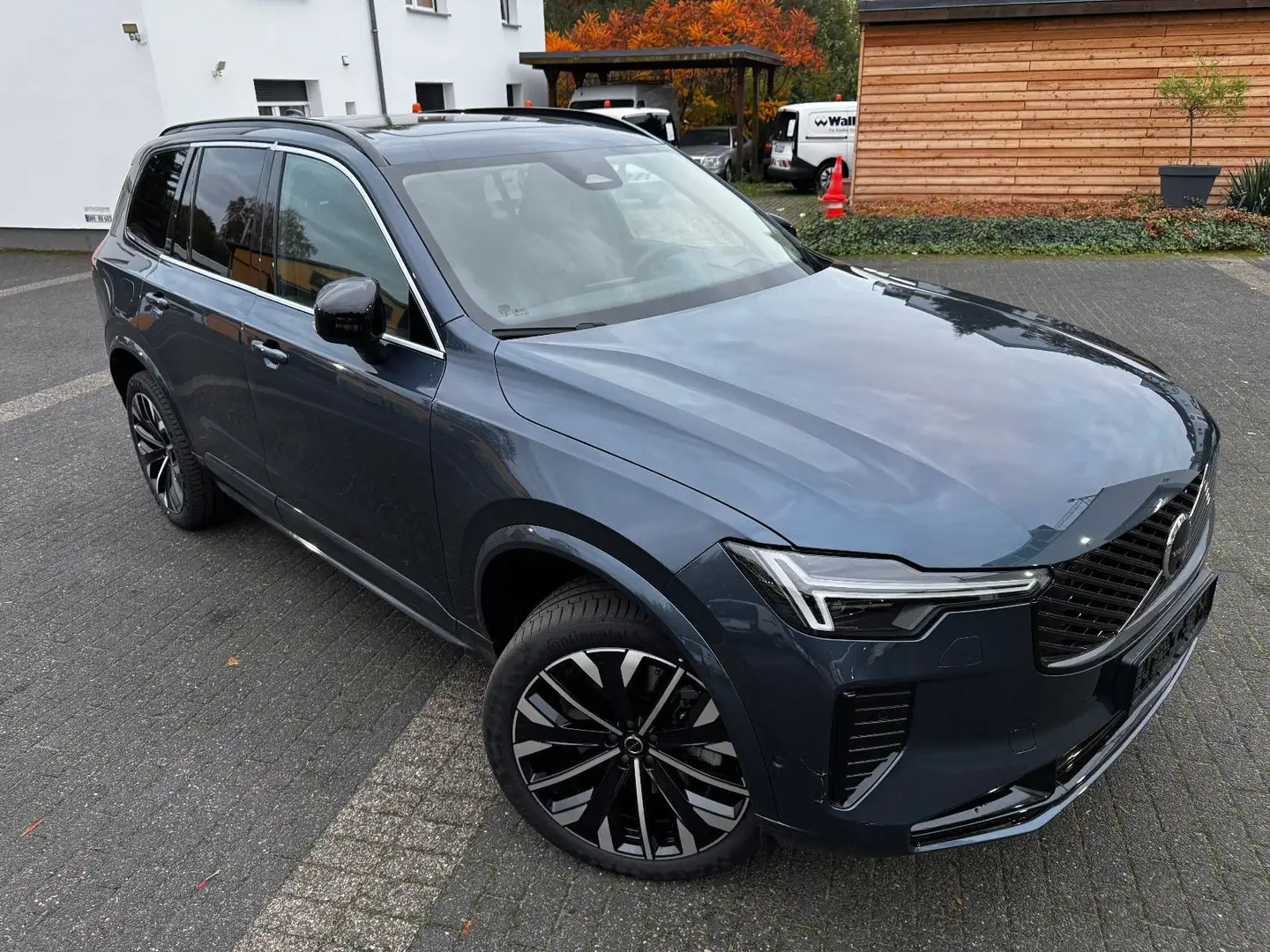 Volvo XC90 Ultra Dark Plug-In Hybrid AWD Blau - 1