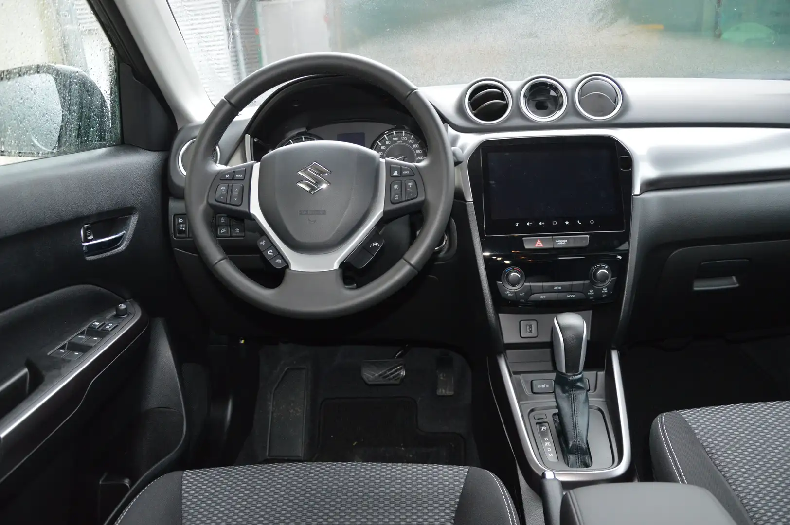 Suzuki Vitara 1,4 Hybrid ALLGRIP shine Aut. shine Silber - 2