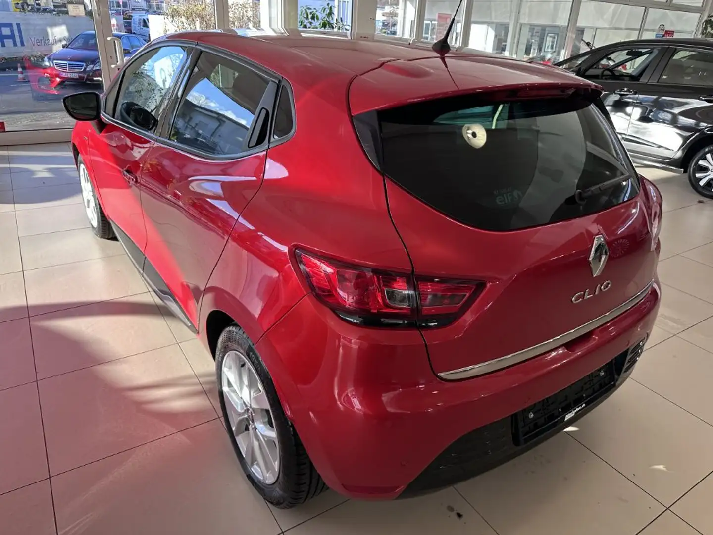 Renault Clio Energy TCe 90 Start & Stop LIMITED 2018 Rot - 2