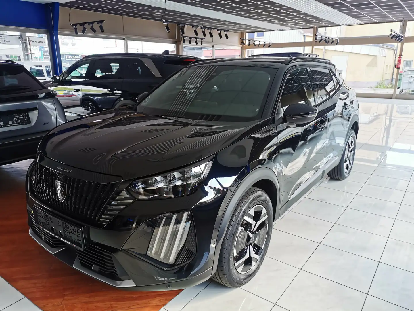 Peugeot 2008 2008 PureTech 130 GT EAT8 Schwarz - 1
