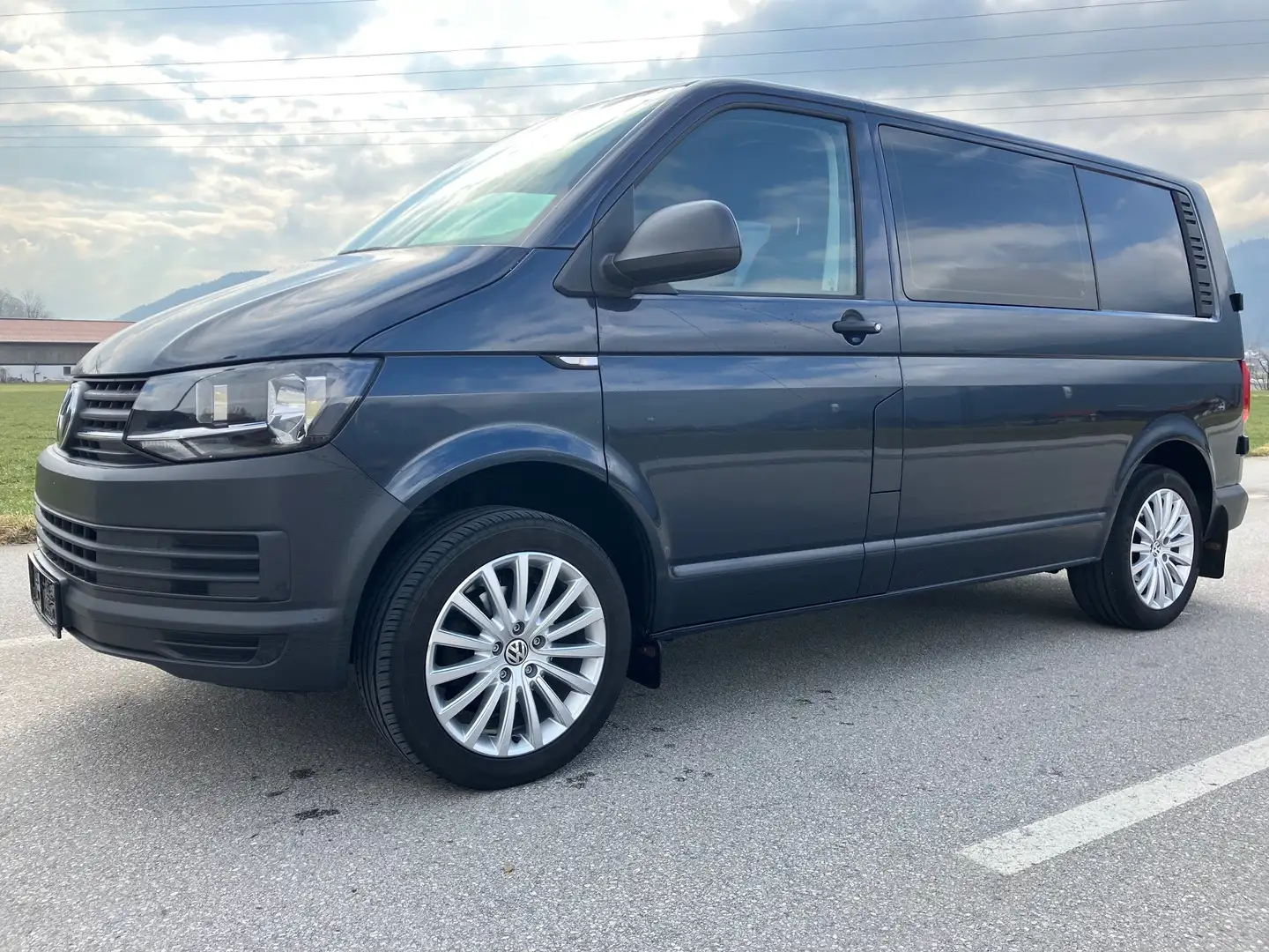 Volkswagen T6 Kombi 2.0 TDI 150 PS DSG Automatik AHK Mod. 2019 Blau - 2