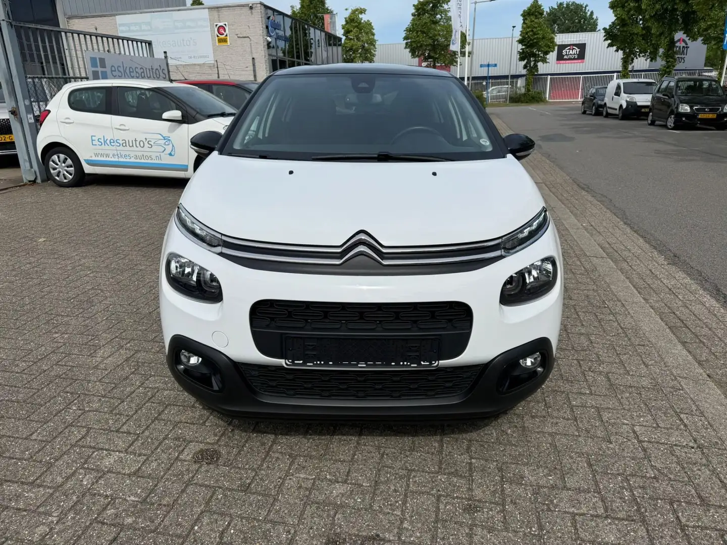 Citroen C3 1.2 PureTech S&S Feel Panodak, Navi, 12 mnd Garant Weiß - 2
