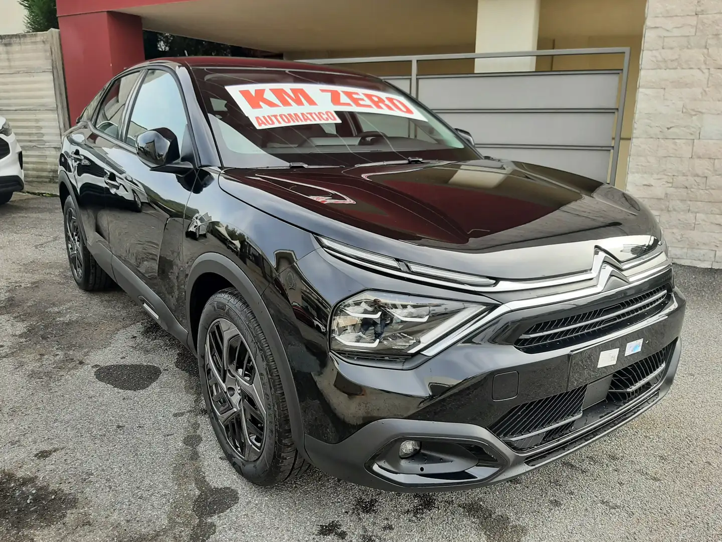 Citroen C4 1.2 Puretech Plus 130cv EAT8 nessun vincolo Noir - 1