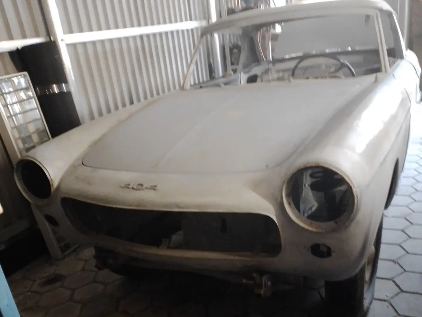 Peugeot 404 CABRIOLET - 1