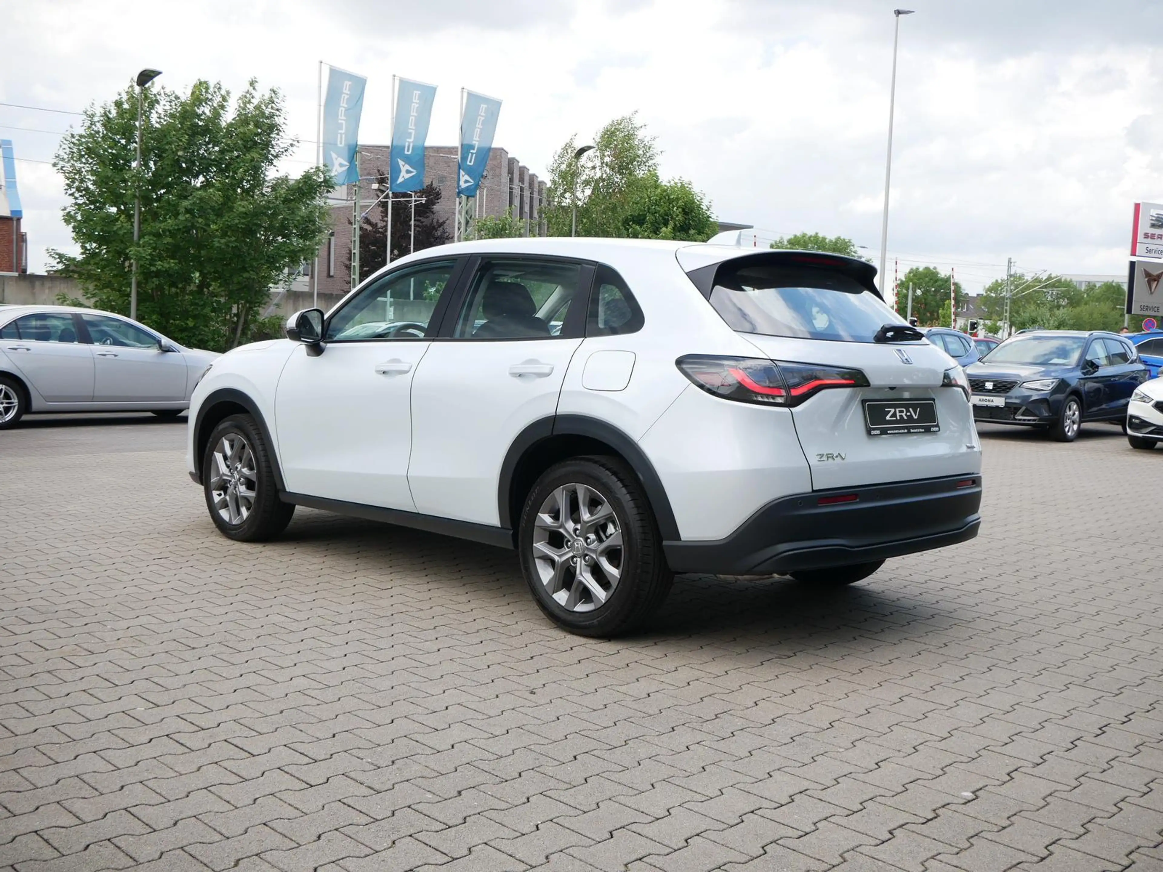 Honda ZR-V 2.0 i-MMD HYBRID ELEGANCE NAVI+ACC+KAMERA — photo 8