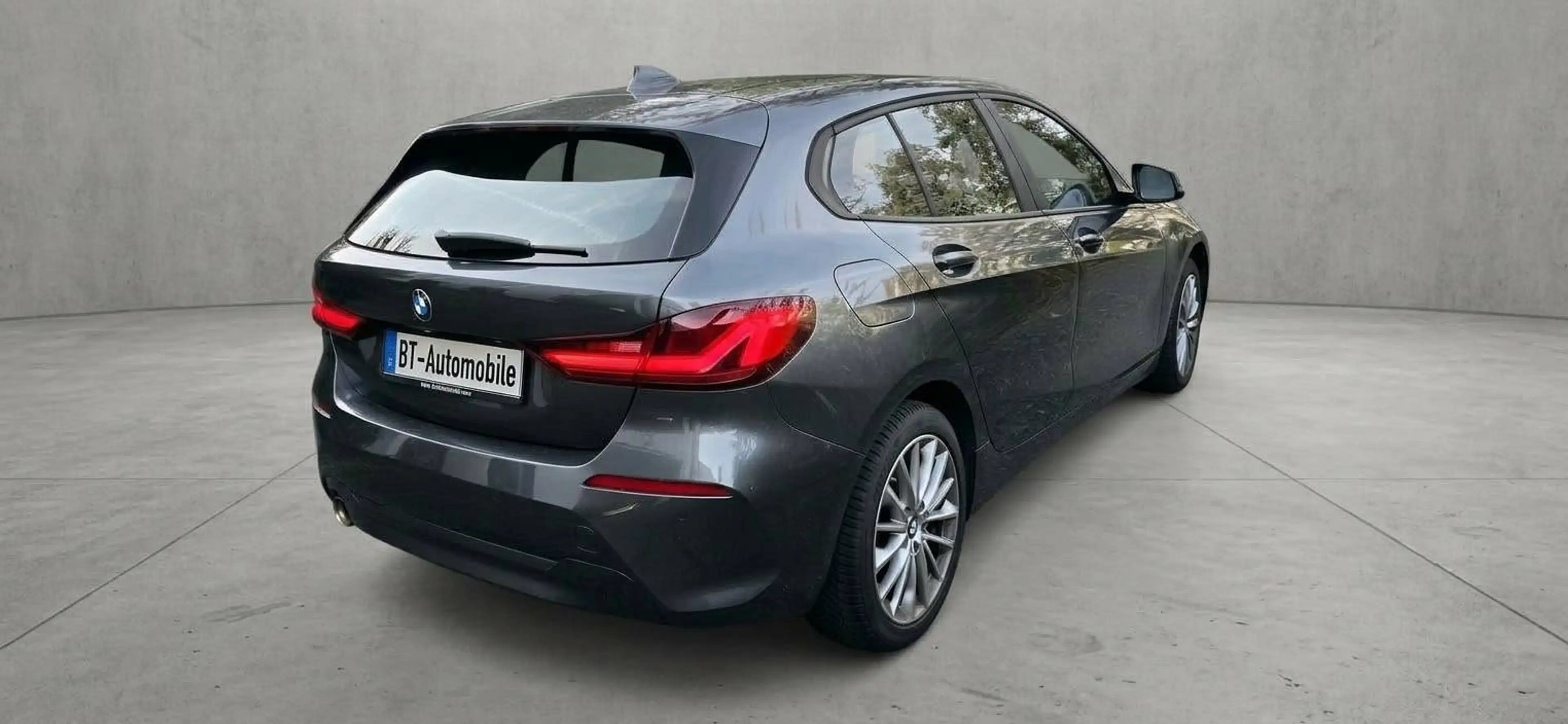 BMW 118 118 i Advantage Navi Carplay LED — photo 2