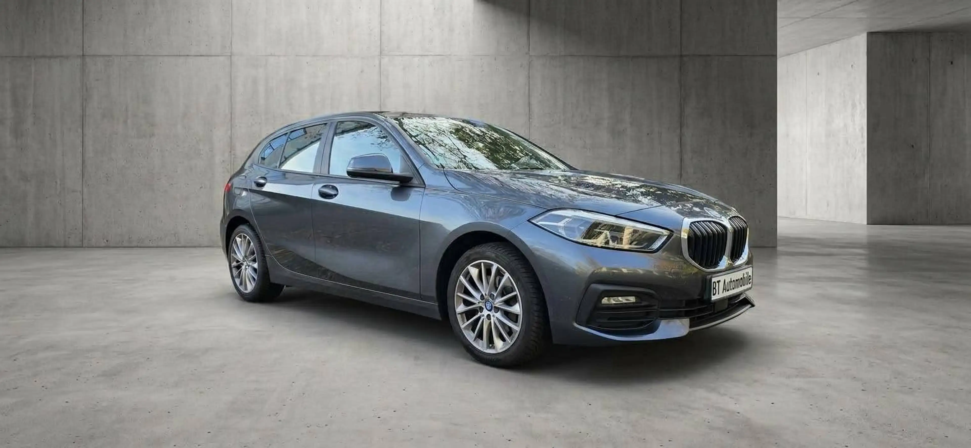 BMW 118 118 i Advantage Navi Carplay LED — photo 6