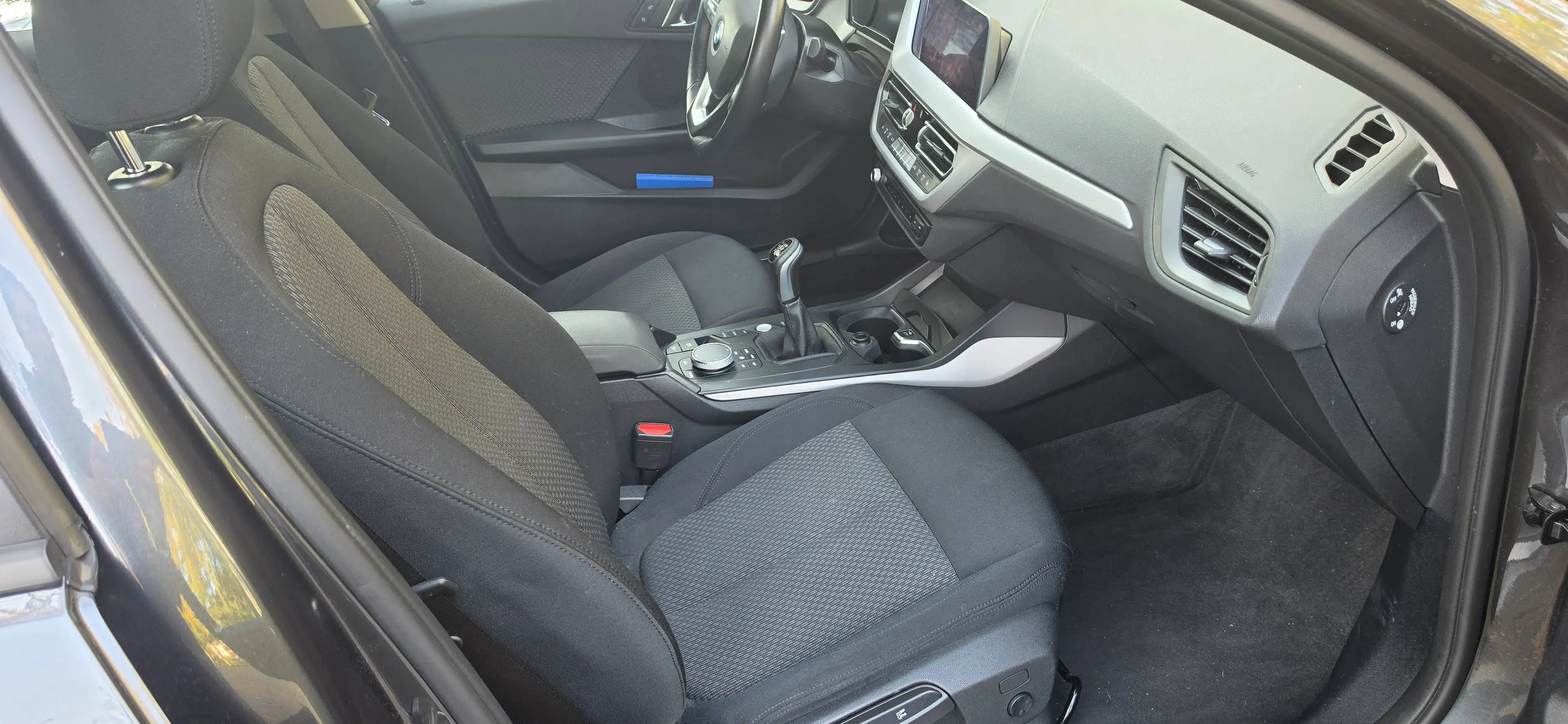 BMW 118 118 i Advantage Navi Carplay LED — photo 7