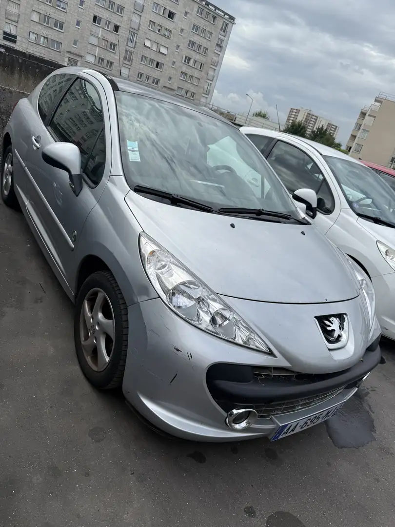 Peugeot 207 1.4 VTi 16V 95ch Série 64 - 2