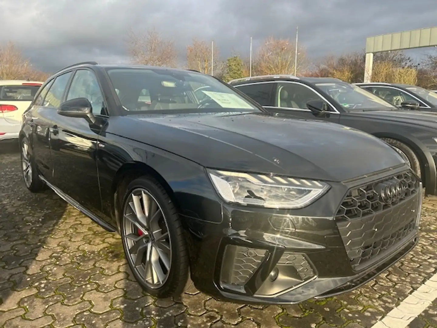 Audi A4 Avant 40 TDI "S line", NP: 67.000 € Schwarz - 2