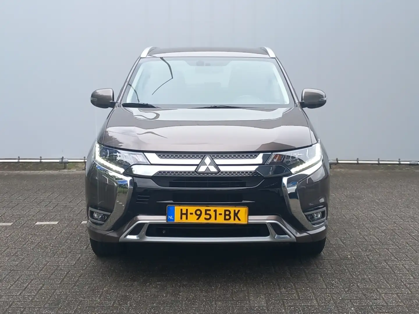 Mitsubishi Outlander 2.4 PHEV 240pk 4WD Aut Pure+ // Trekhaak // Dealer Bruin - 2