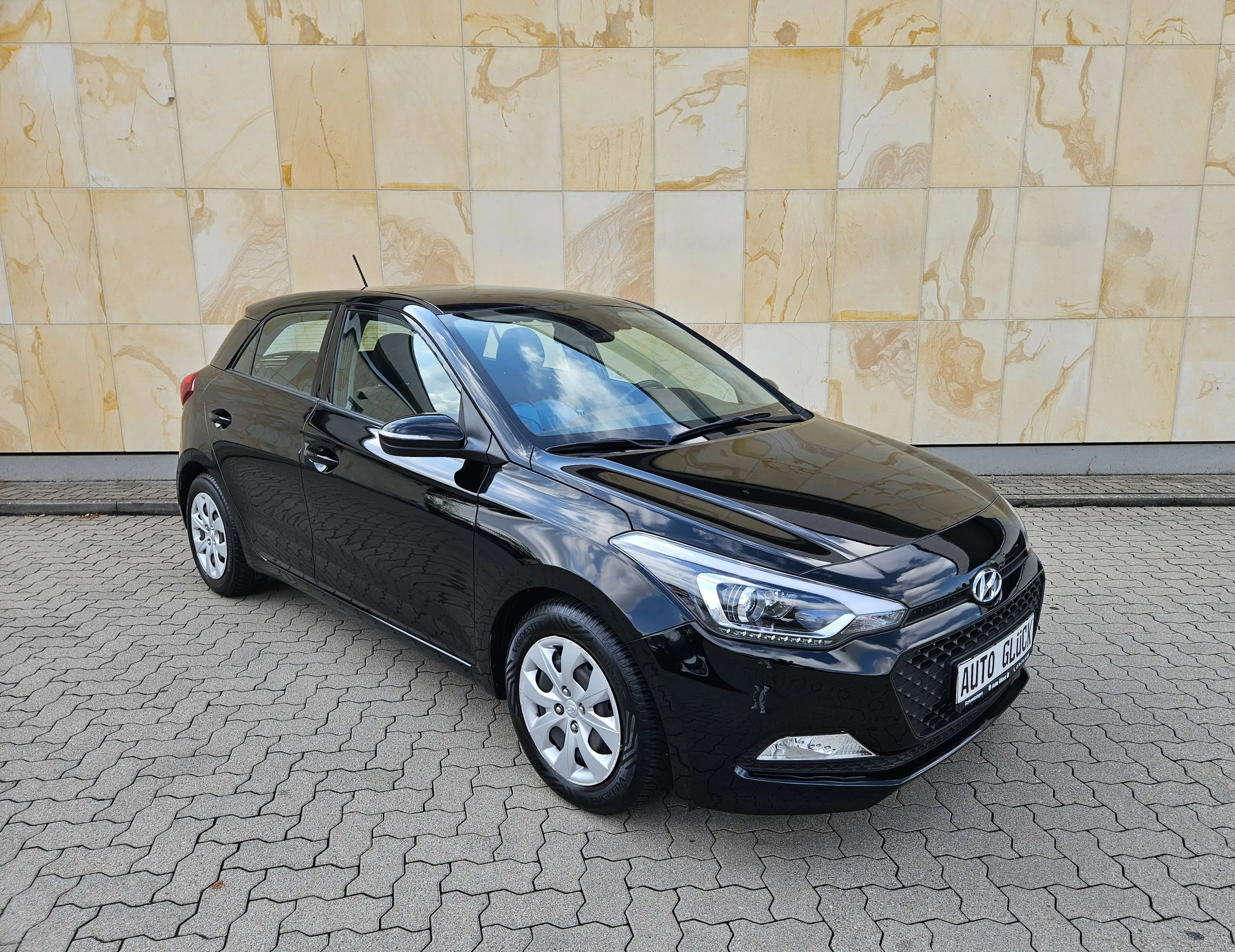 Hyundai i20 Trend *NAVI*KAMERA*SHZ*KLIMA*ALLWETTER*