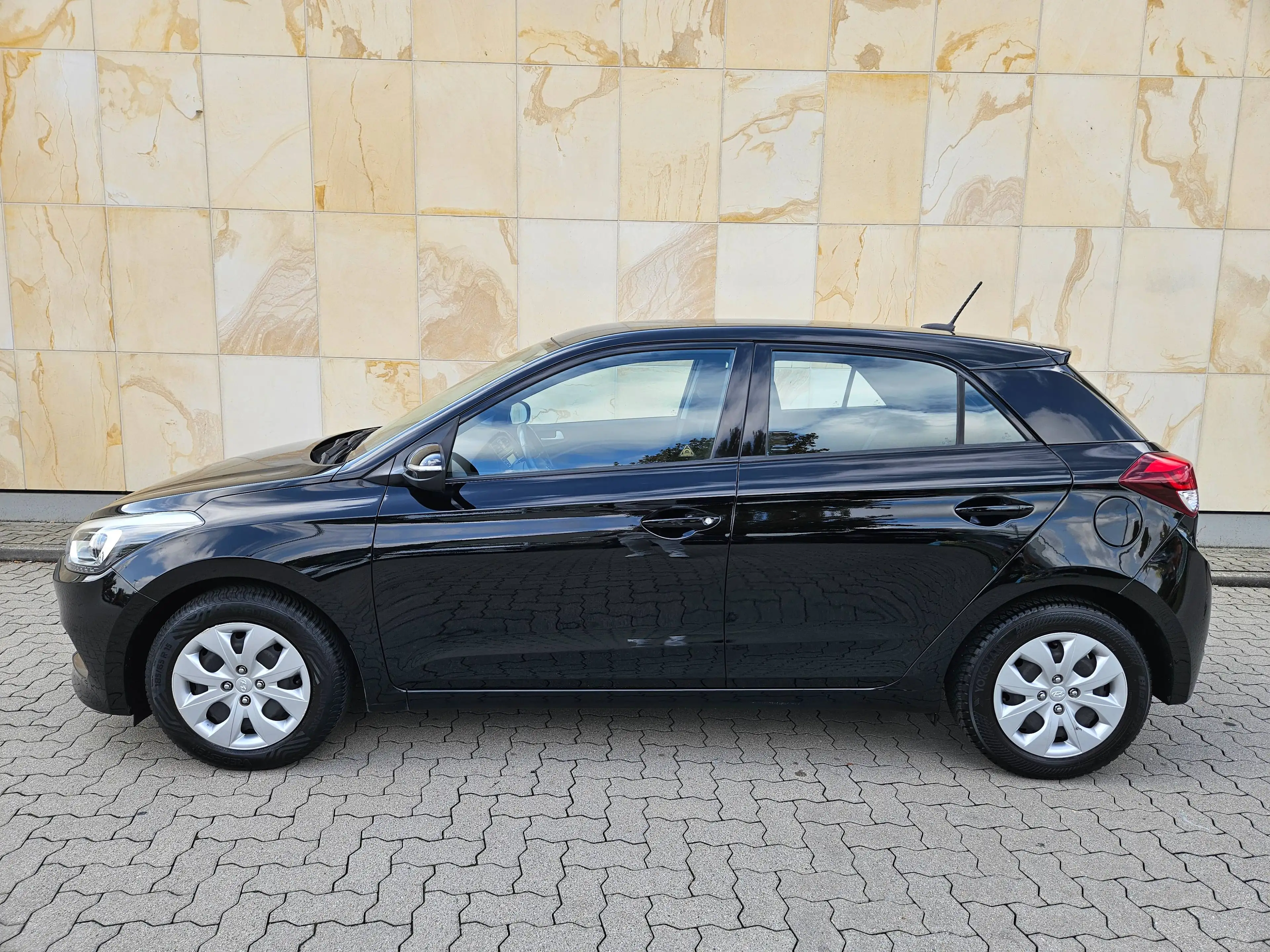 Hyundai i20 Trend *NAVI*KAMERA*SHZ*KLIMA*ALLWETTER* — photo 4