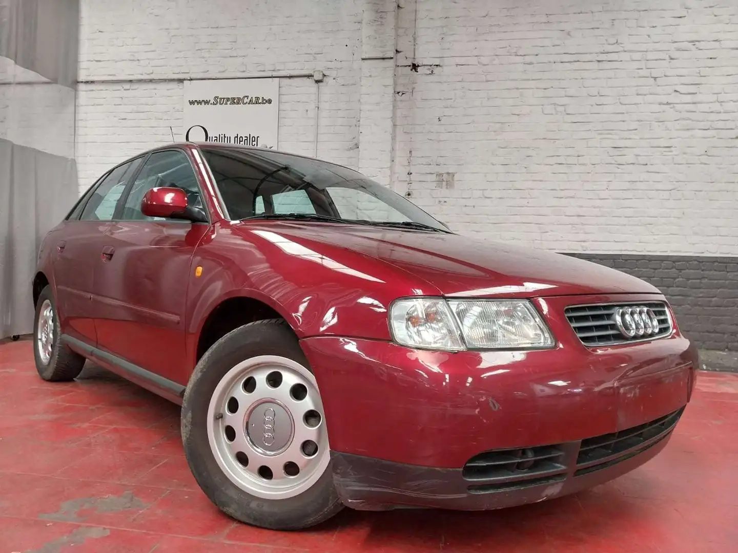 Audi A3 1.6i Attraction * LEZ OK * A/C * V/E * Rouge - 1