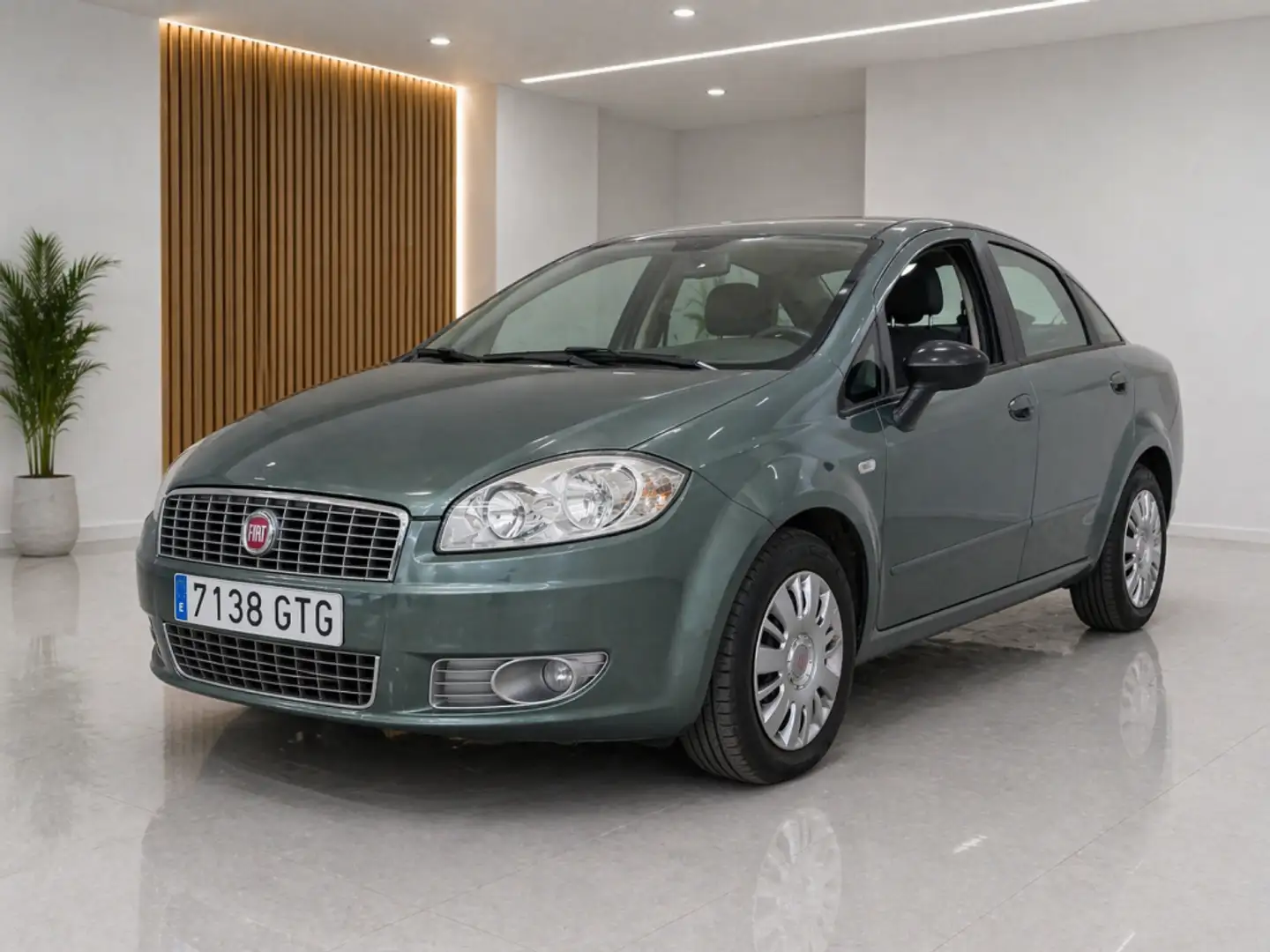 Fiat Linea 1.4 Dynamic Grau - 1