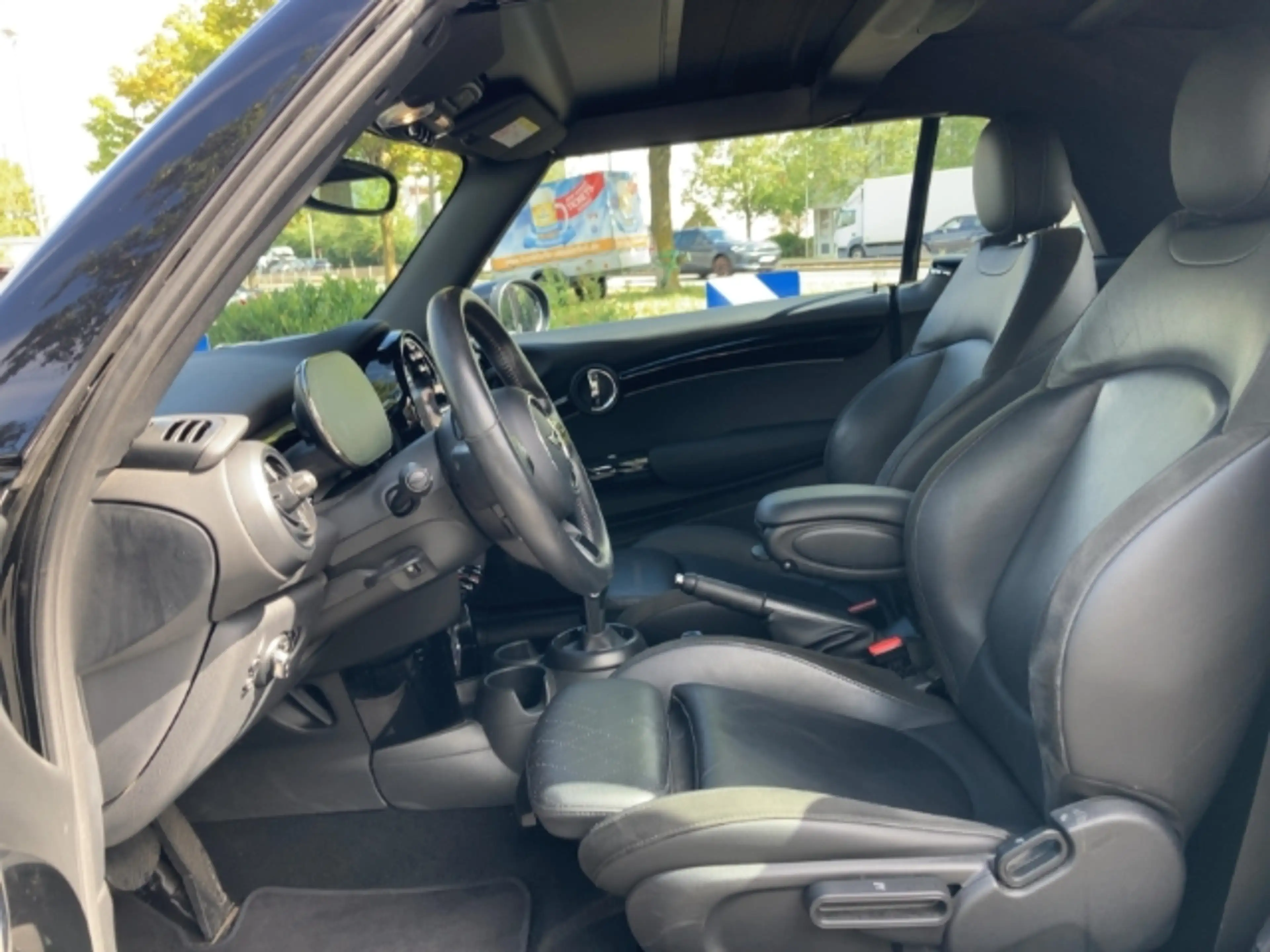MINI Cooper Cabrio El. Verdeck Leder Digitales Cockpit LED Mehrzonenk — photo 14