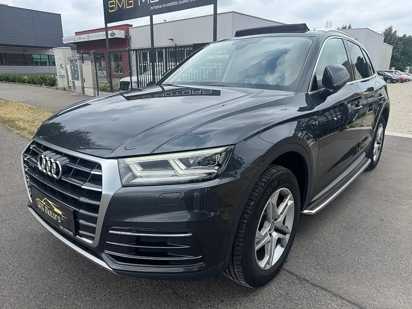 Audi Q5 2,0 TDI quattro design S-tronic Grau - 2