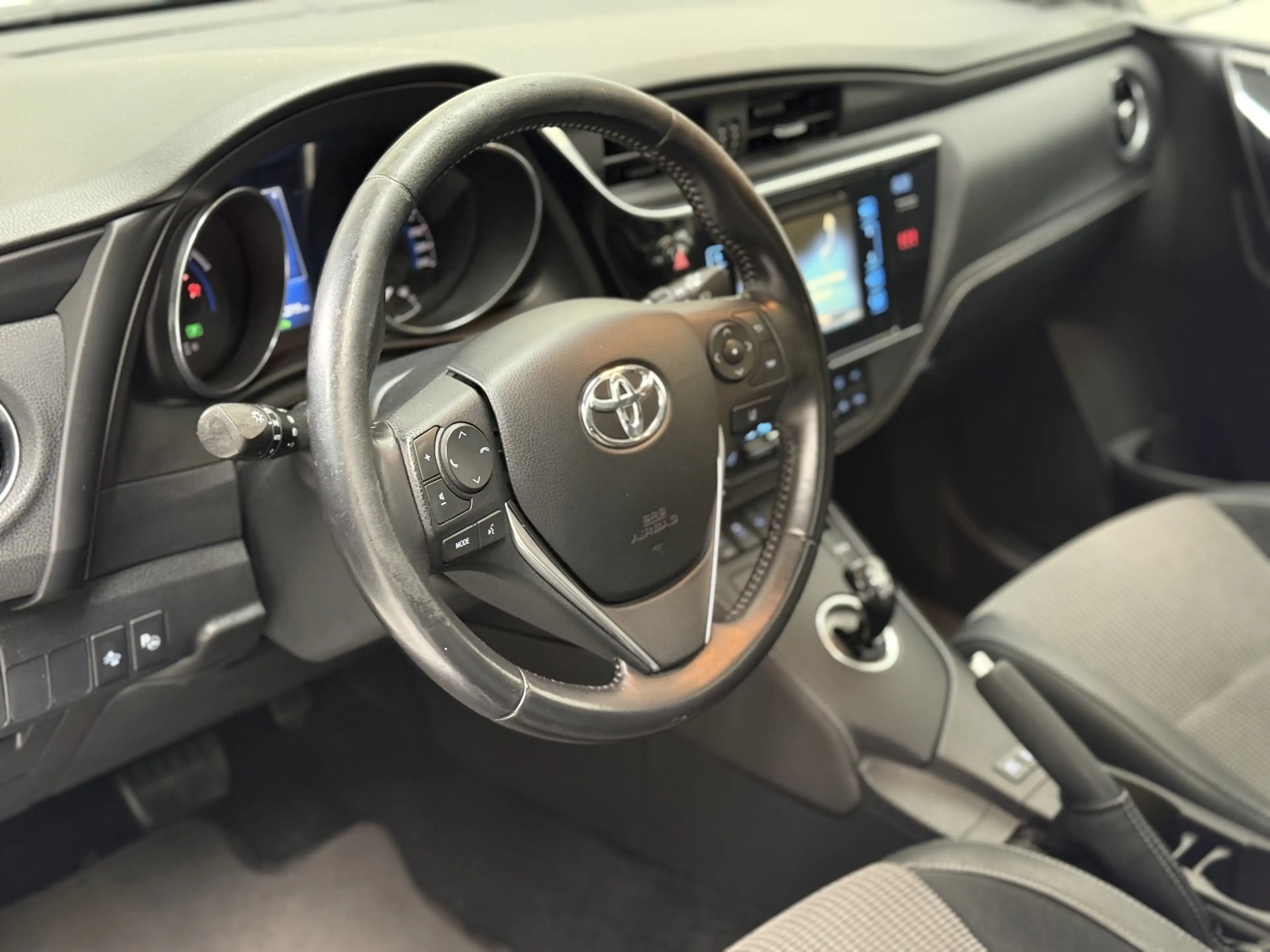 Toyota Auris Touring Sports 1.8 Hybrid Lease pro Cruise Clima N — photo 11
