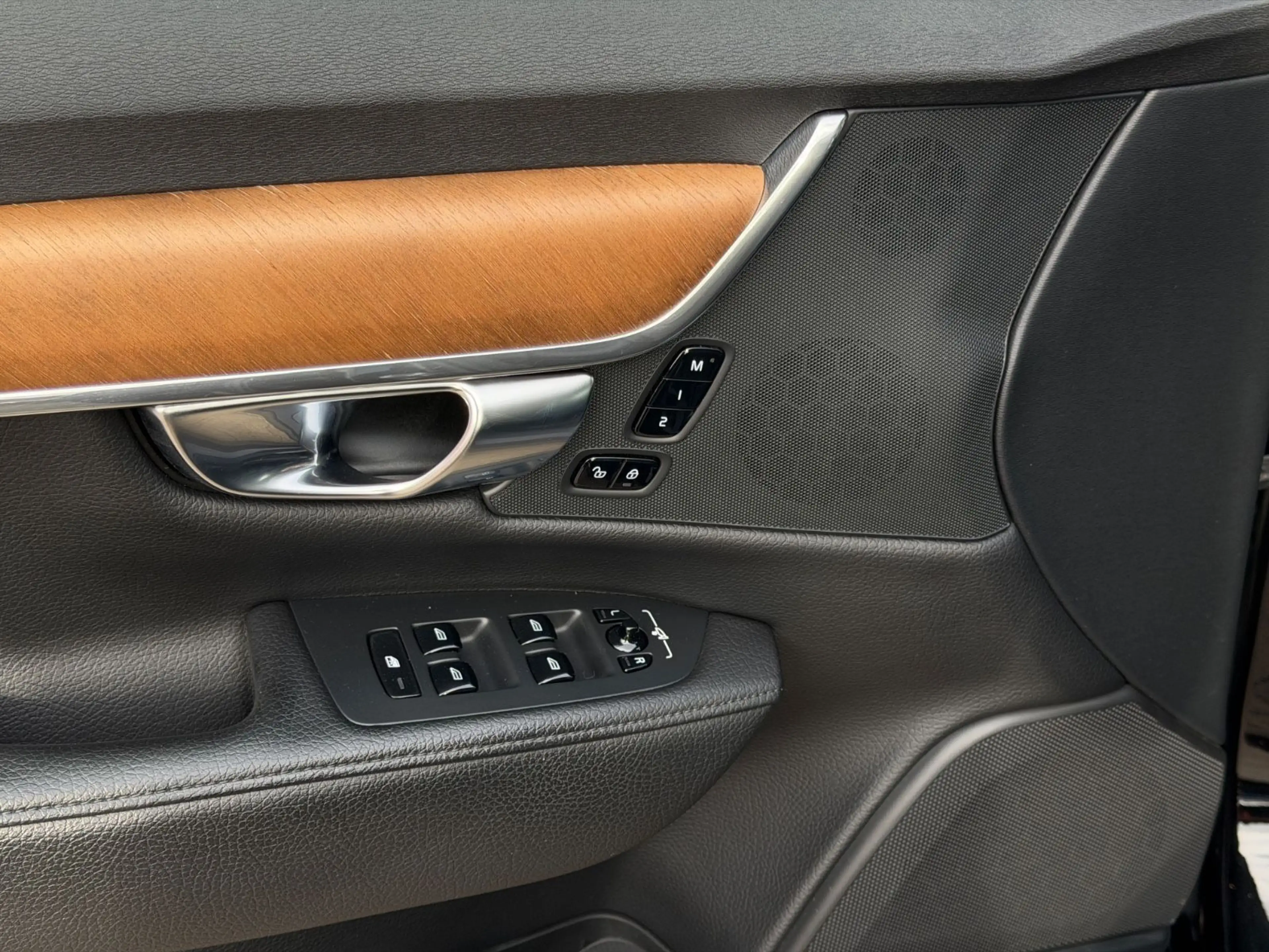 Volvo S90 Lim. Inscription Plug-In Hybrid AWD — photo 13