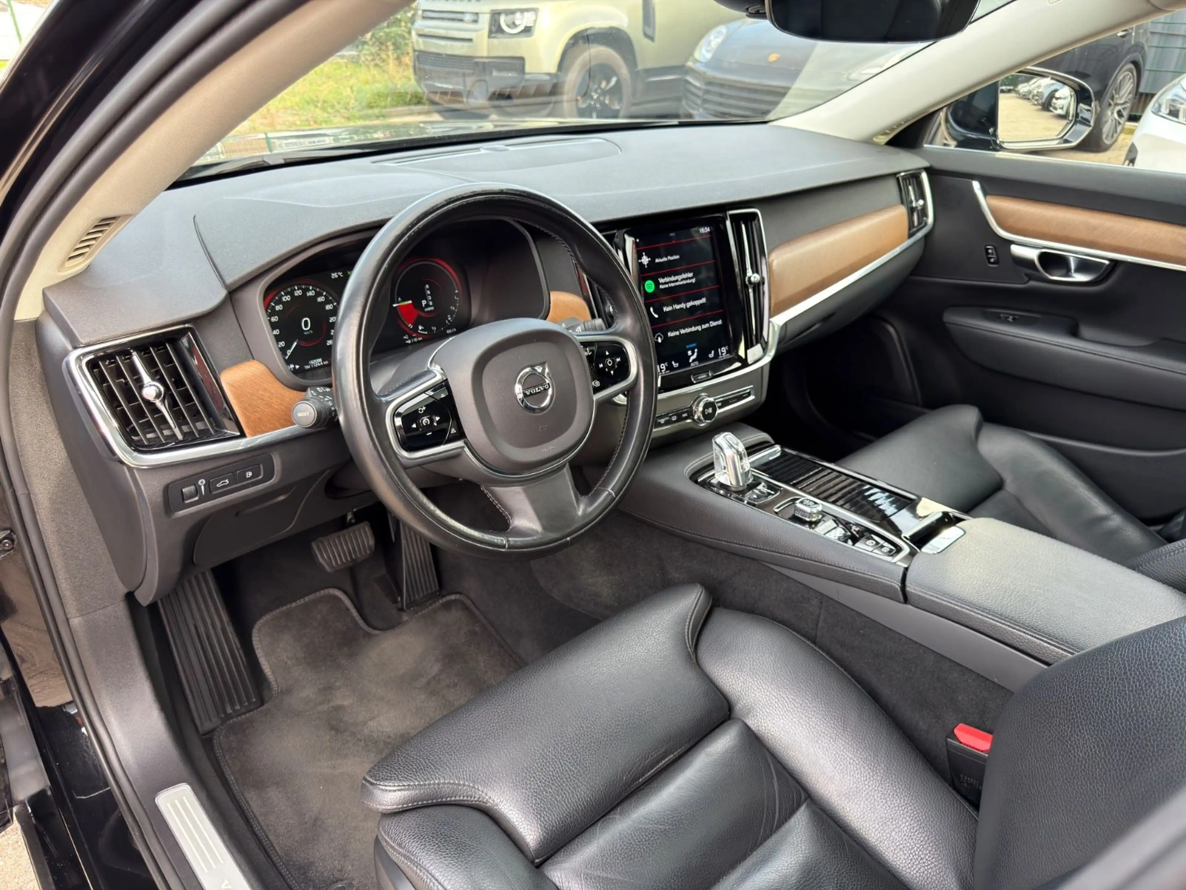 Volvo S90 Lim. Inscription Plug-In Hybrid AWD — photo 10