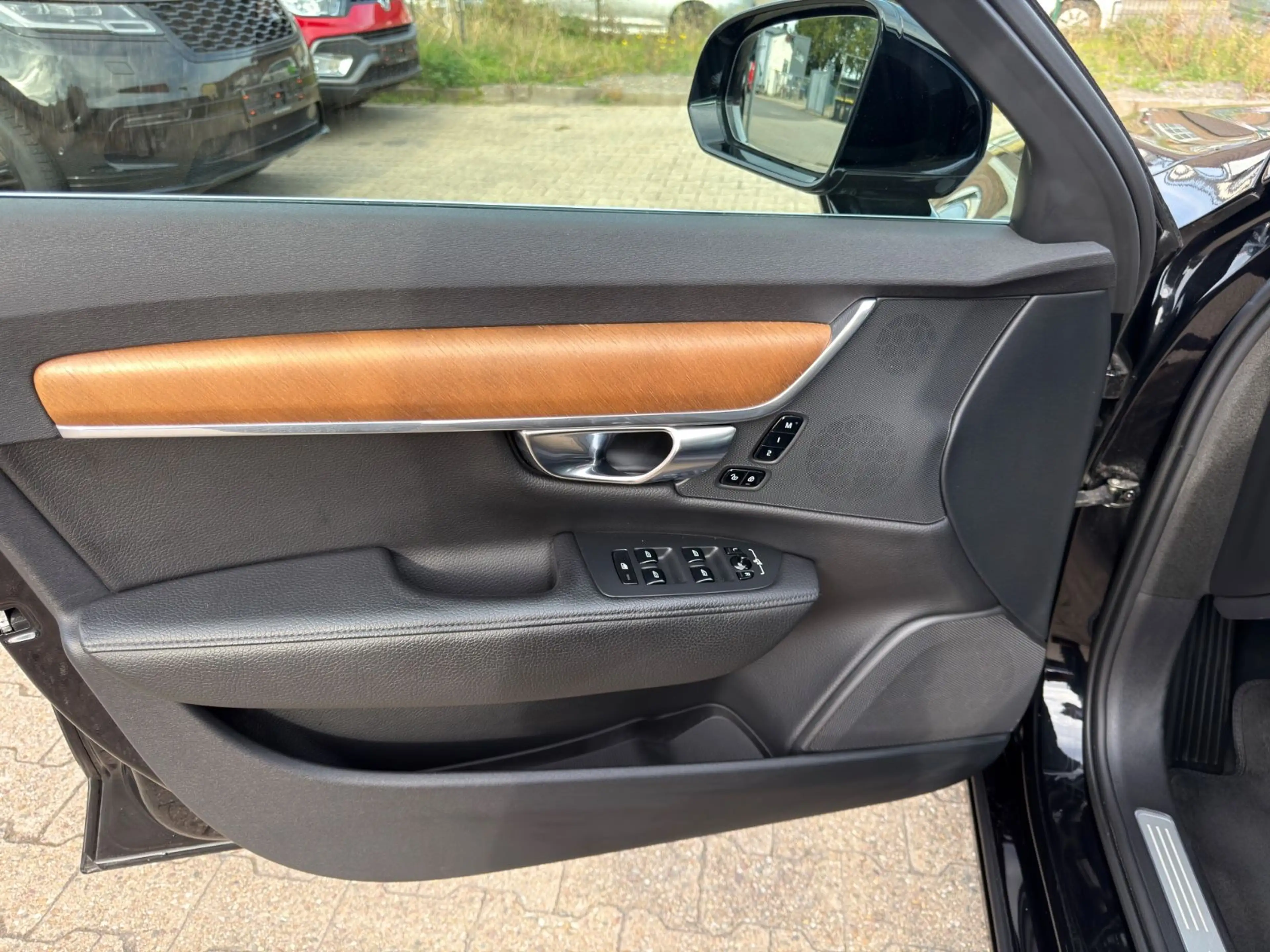 Volvo S90 Lim. Inscription Plug-In Hybrid AWD — photo 12