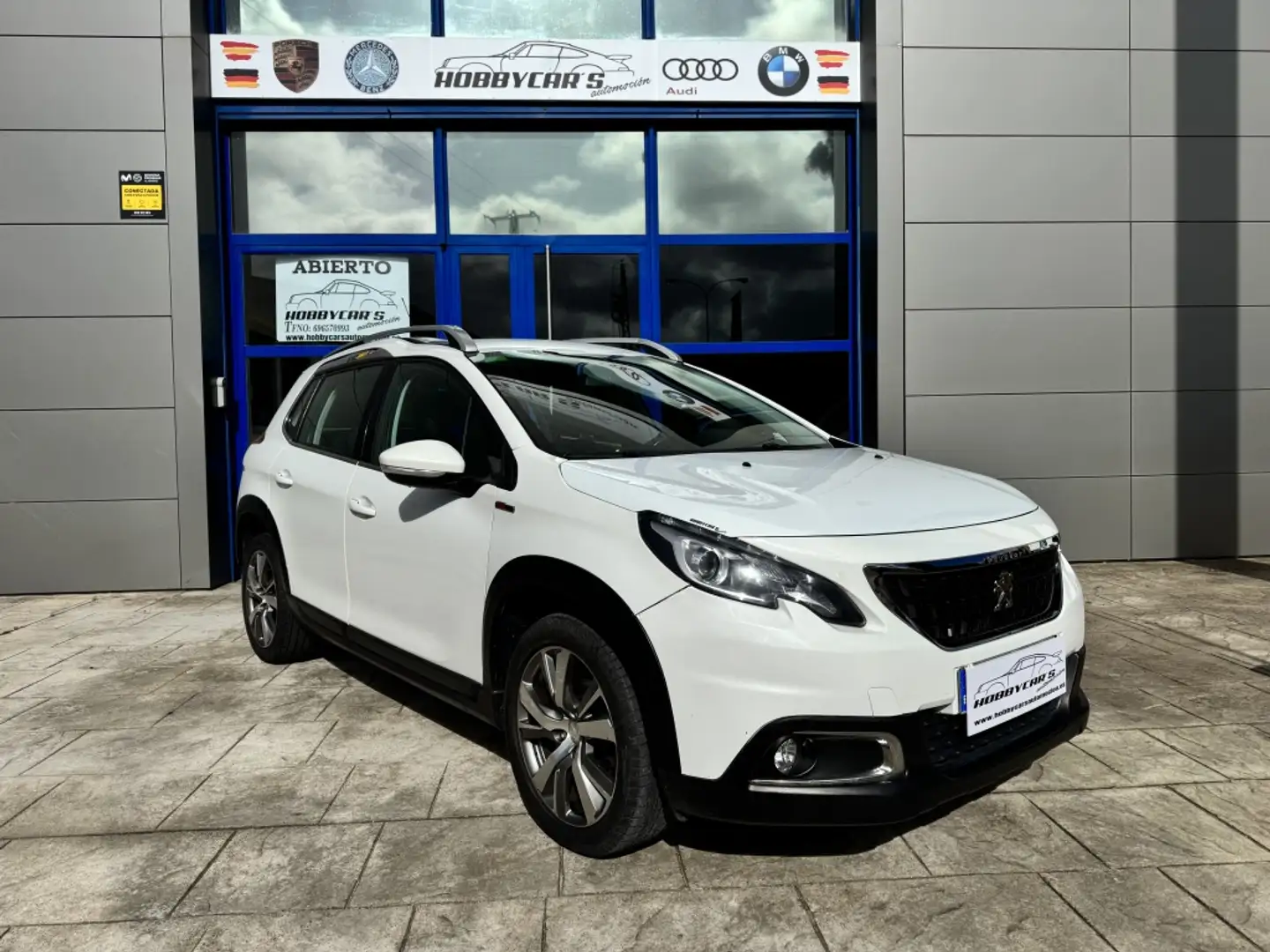 Peugeot 2008 1.5 BlueHDI S&S Allure 100 Weiß - 2