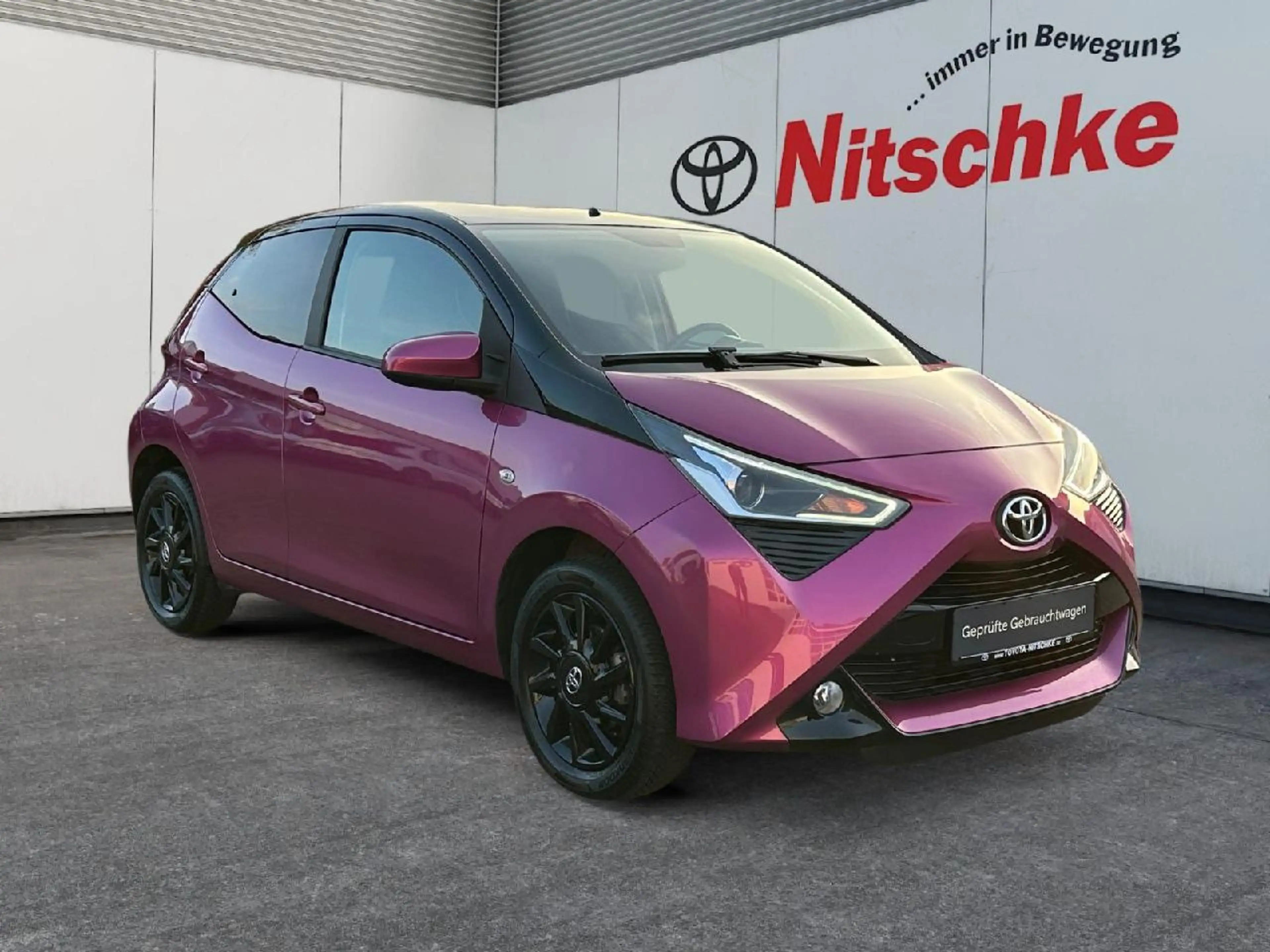 Toyota Aygo 1.0 x-cite, x-connect — photo 7