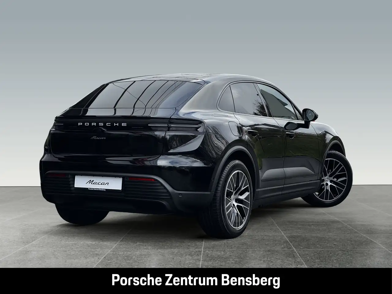 Porsche Macan Electric 4