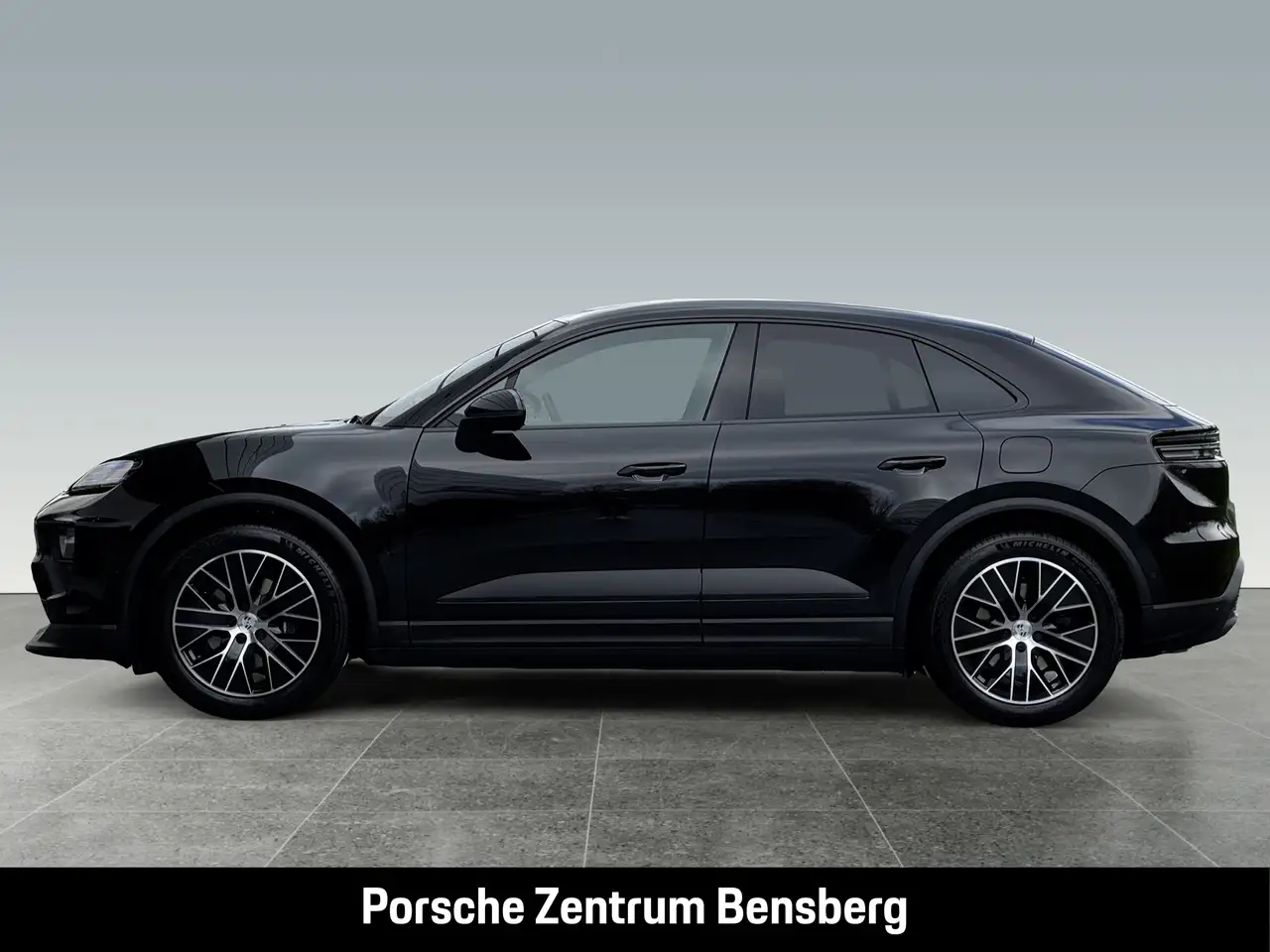 Porsche Macan Electric 2