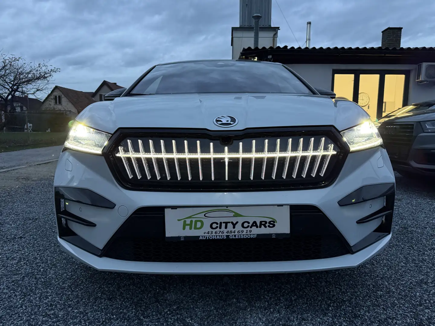 Skoda Enyaq iV 82kWh VRS ERSTBESITZ/ MWST AUSWEISSBAAR!!! - 2