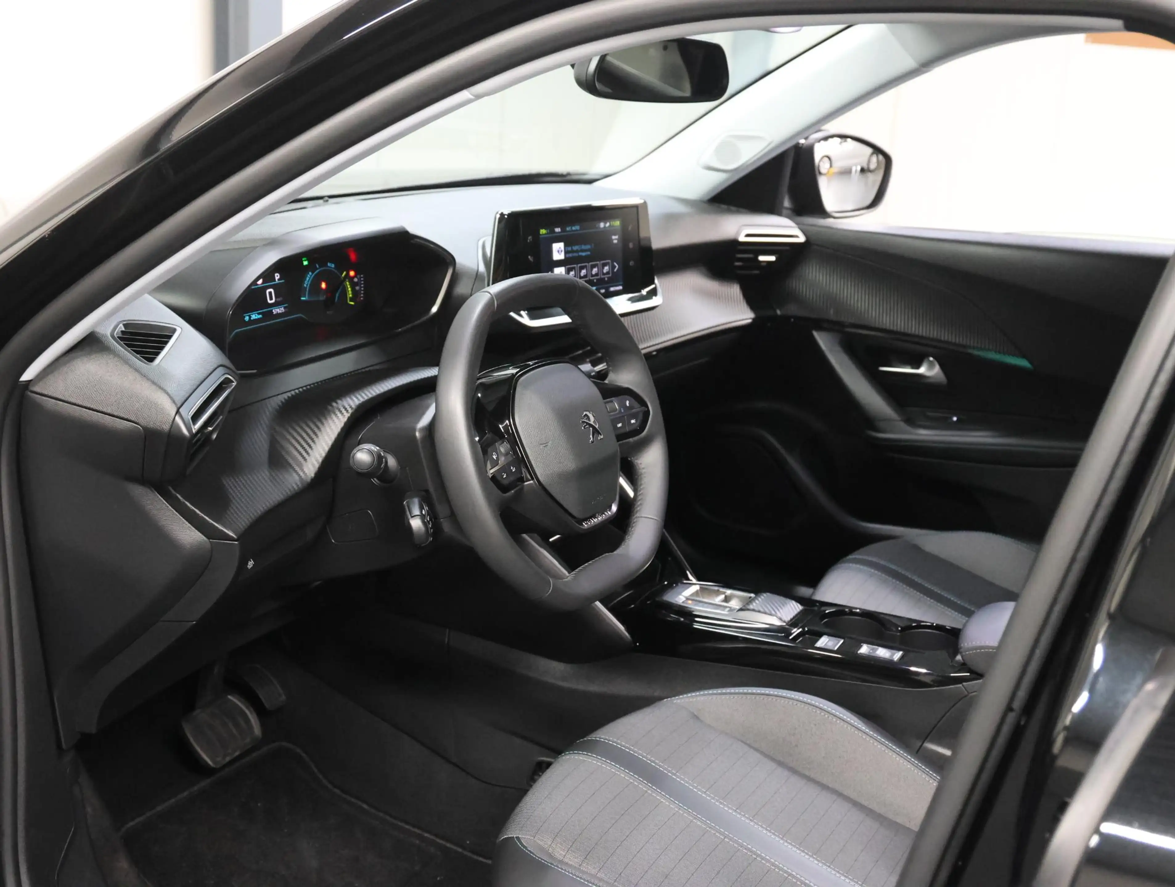 Peugeot e-2008 EV Allure 50 kWh 136PK | 1ste eigenaar | AppleCarP — photo 12