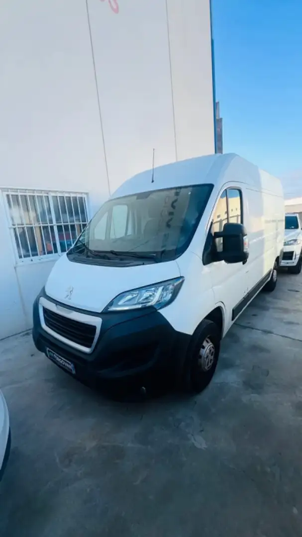 Peugeot Boxer Combi 2.2BlueHDI 333 L2H2 140 Blanco - 1