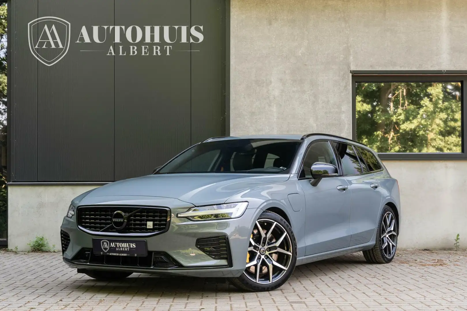 Volvo V60 2.0 T8 Recharge AWD Polestar Engineered Pano ACC Szary - 1
