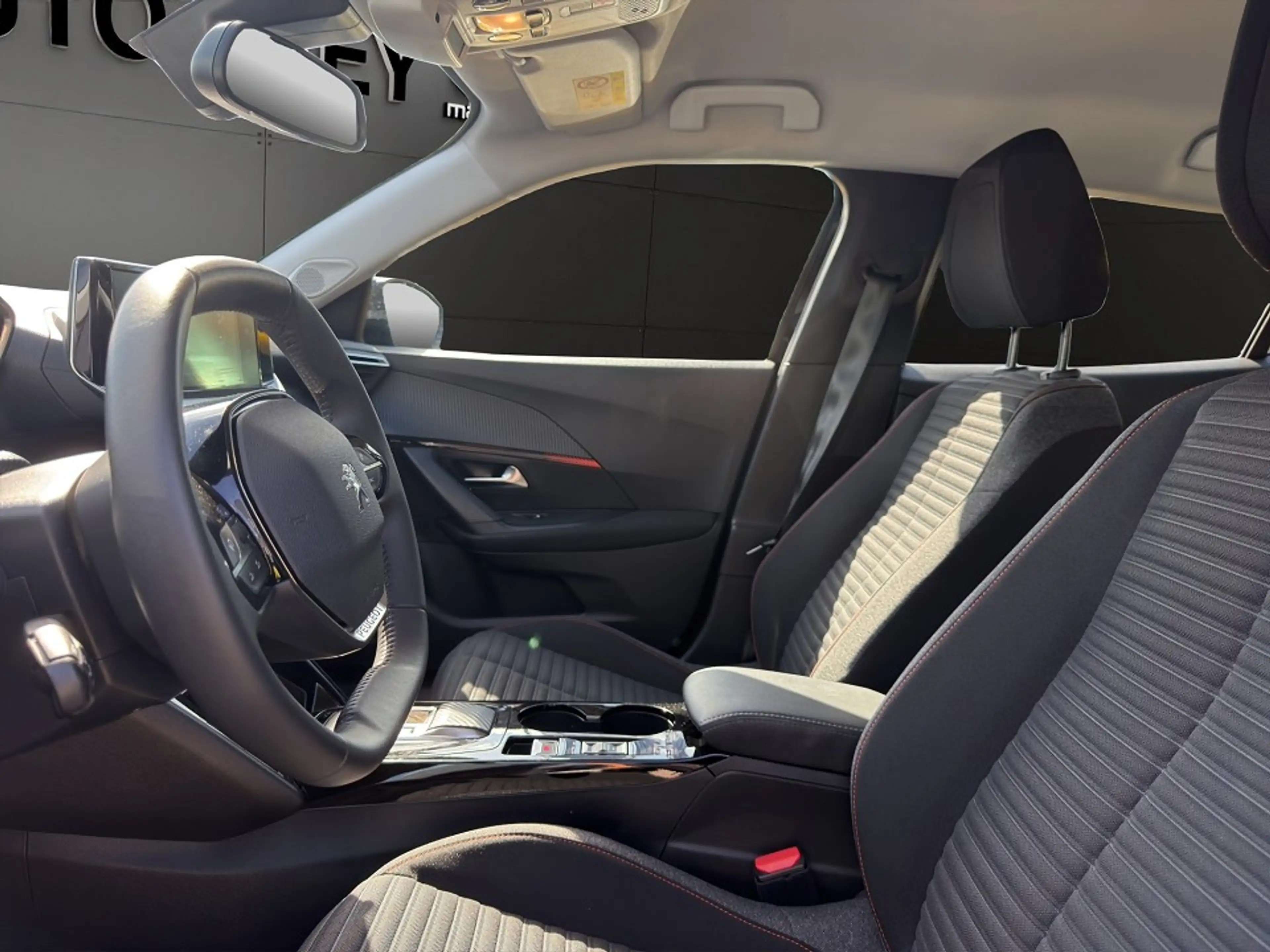 Peugeot e-2008 Elektro Active Pack — photo 7