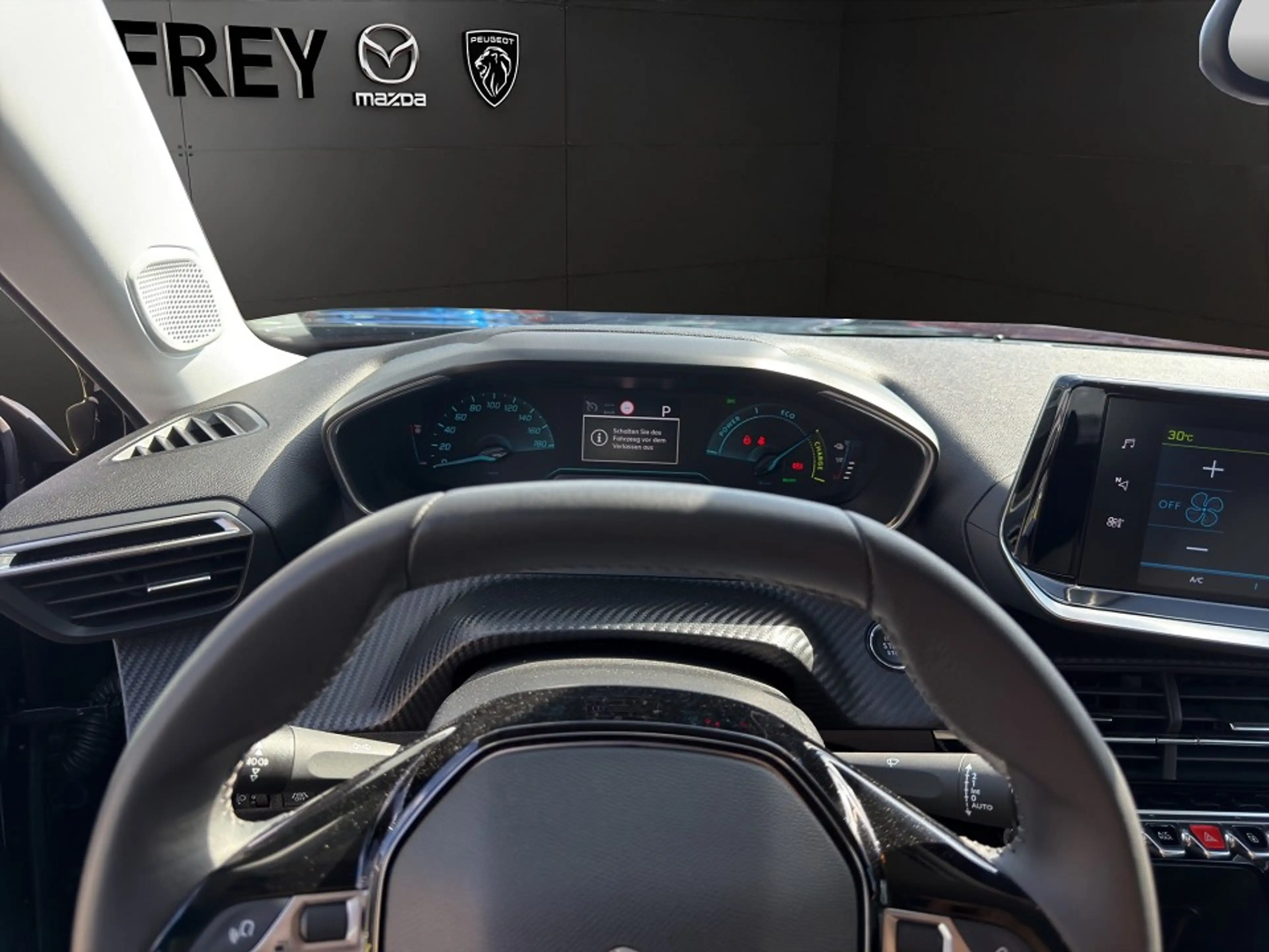 Peugeot e-2008 Elektro Active Pack — photo 11