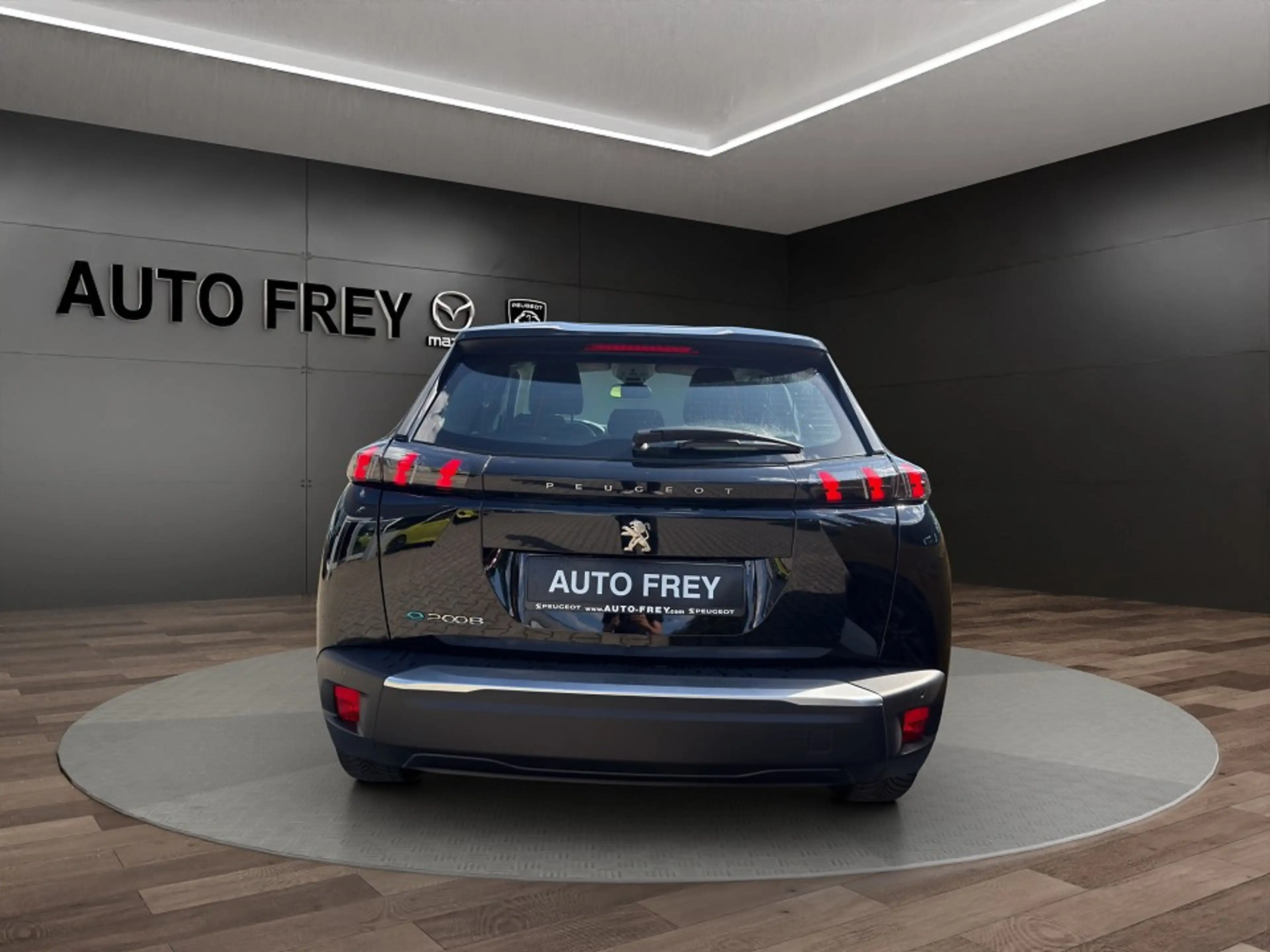 Peugeot e-2008 Elektro Active Pack — photo 4