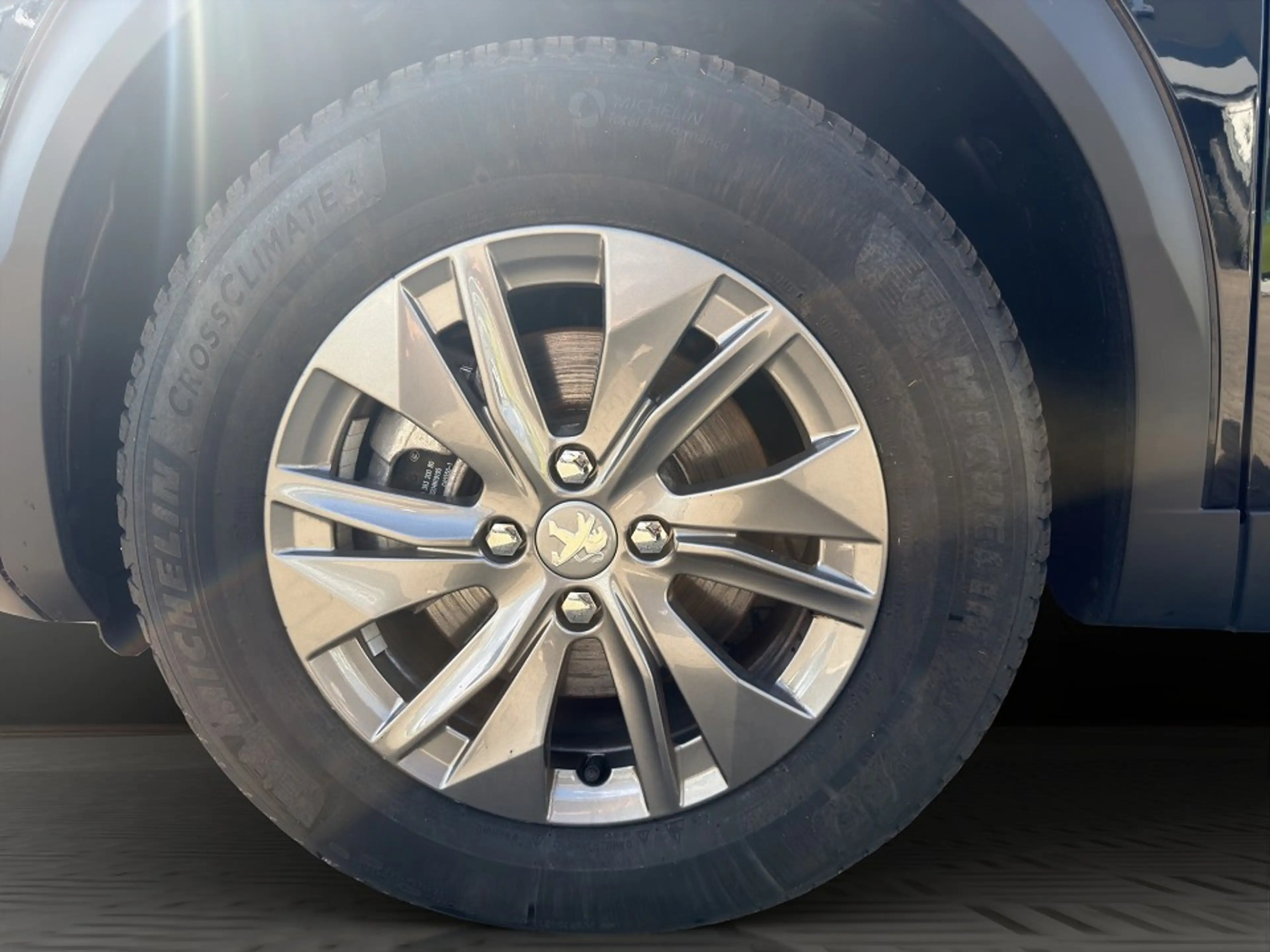 Peugeot e-2008 Elektro Active Pack — photo 6