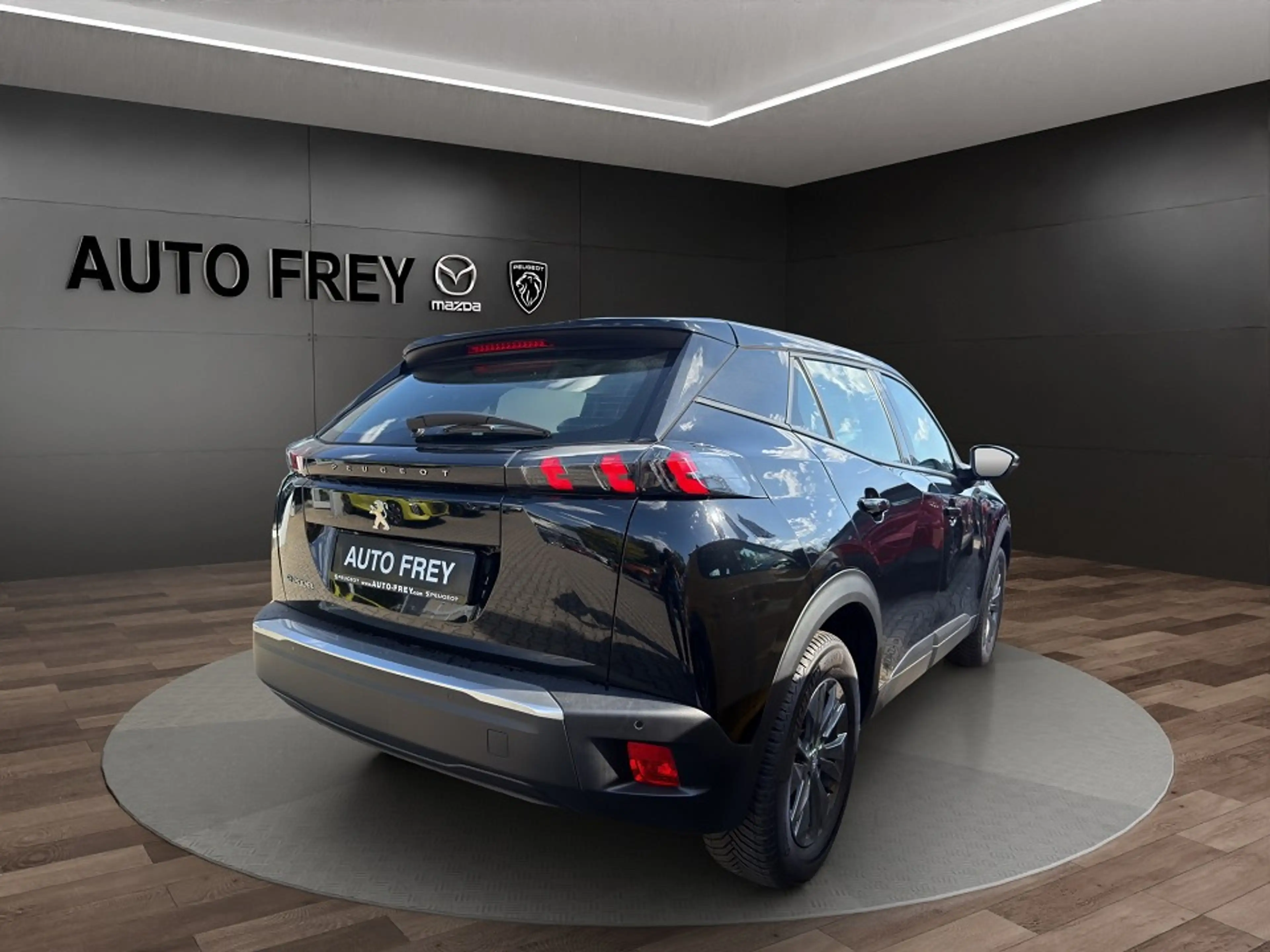 Peugeot e-2008 Elektro Active Pack — photo 3