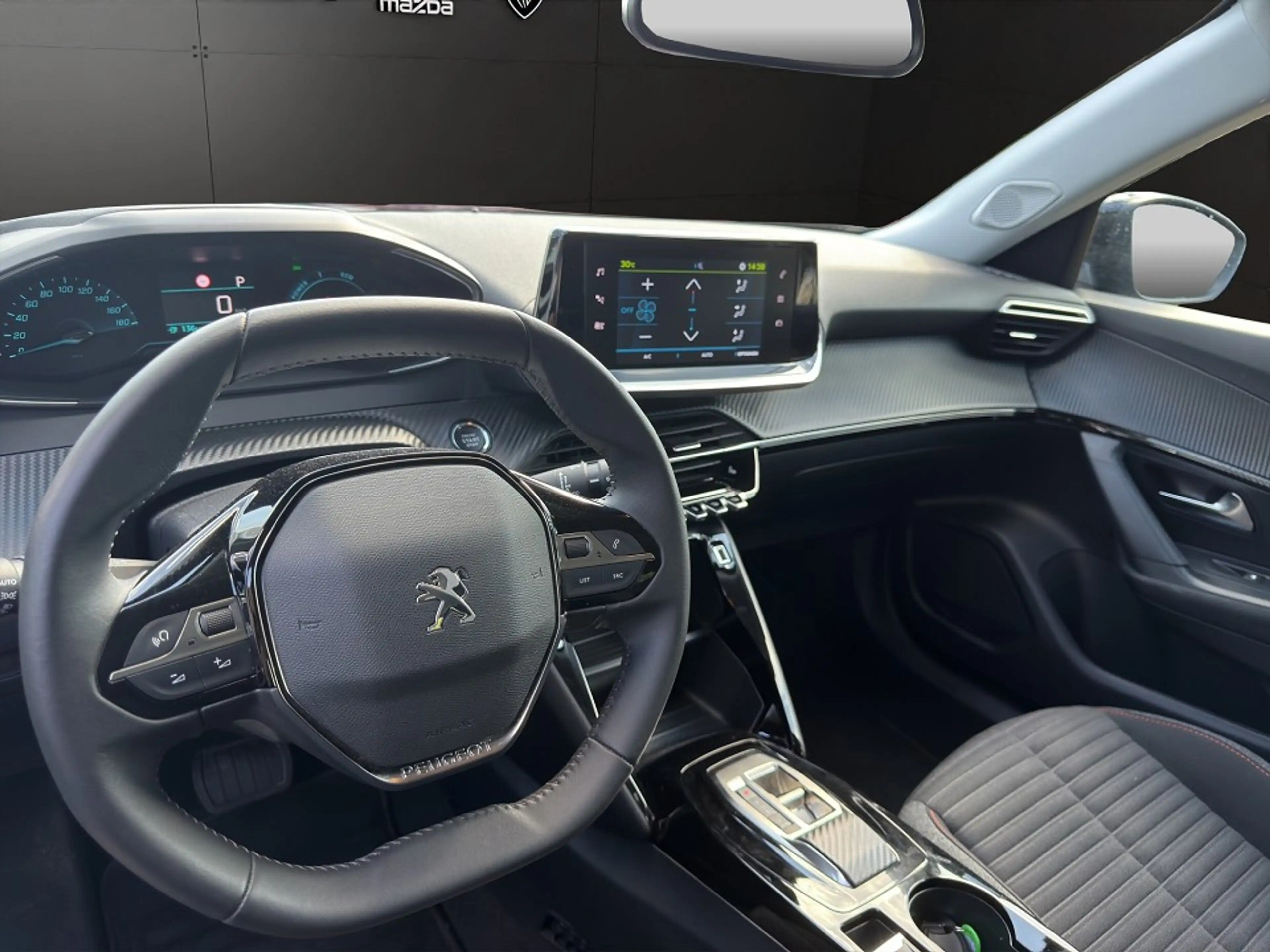 Peugeot e-2008 Elektro Active Pack — photo 19