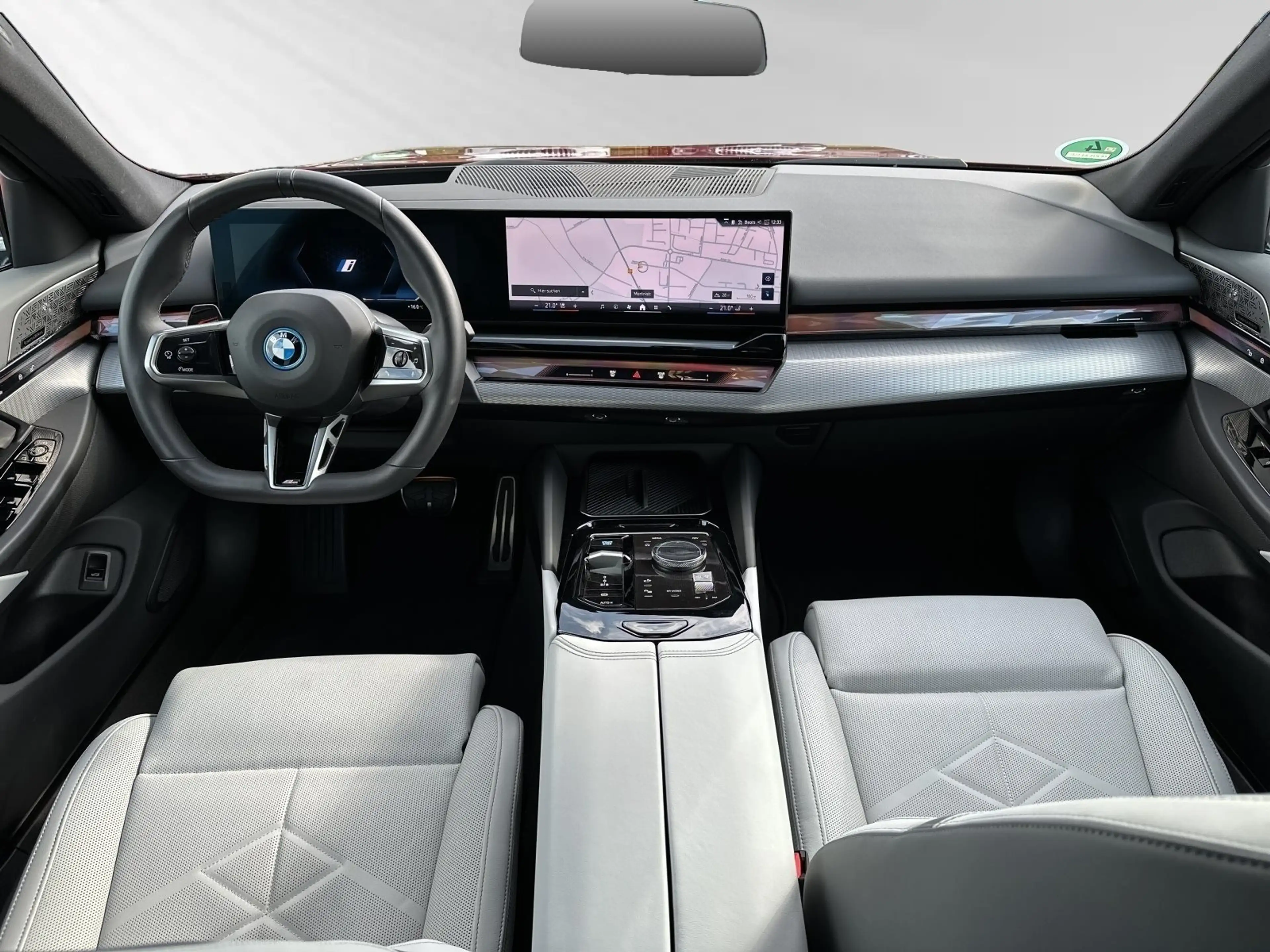 BMW i5 eDrive40 Touring M Sport Pro|Autobahnass.|B&W — photo 11